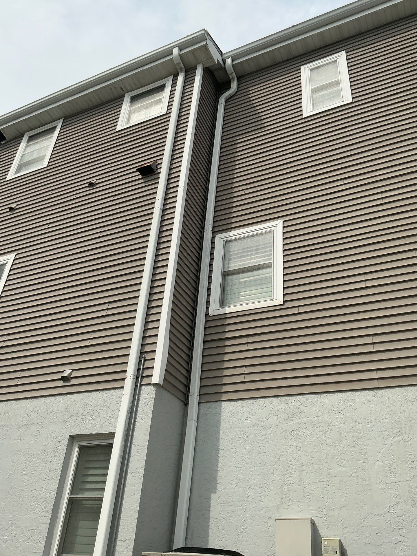 Assessment of the Condition of Gutters and Soffit and Fascia in Siesta Key FL by Gutter Professors
