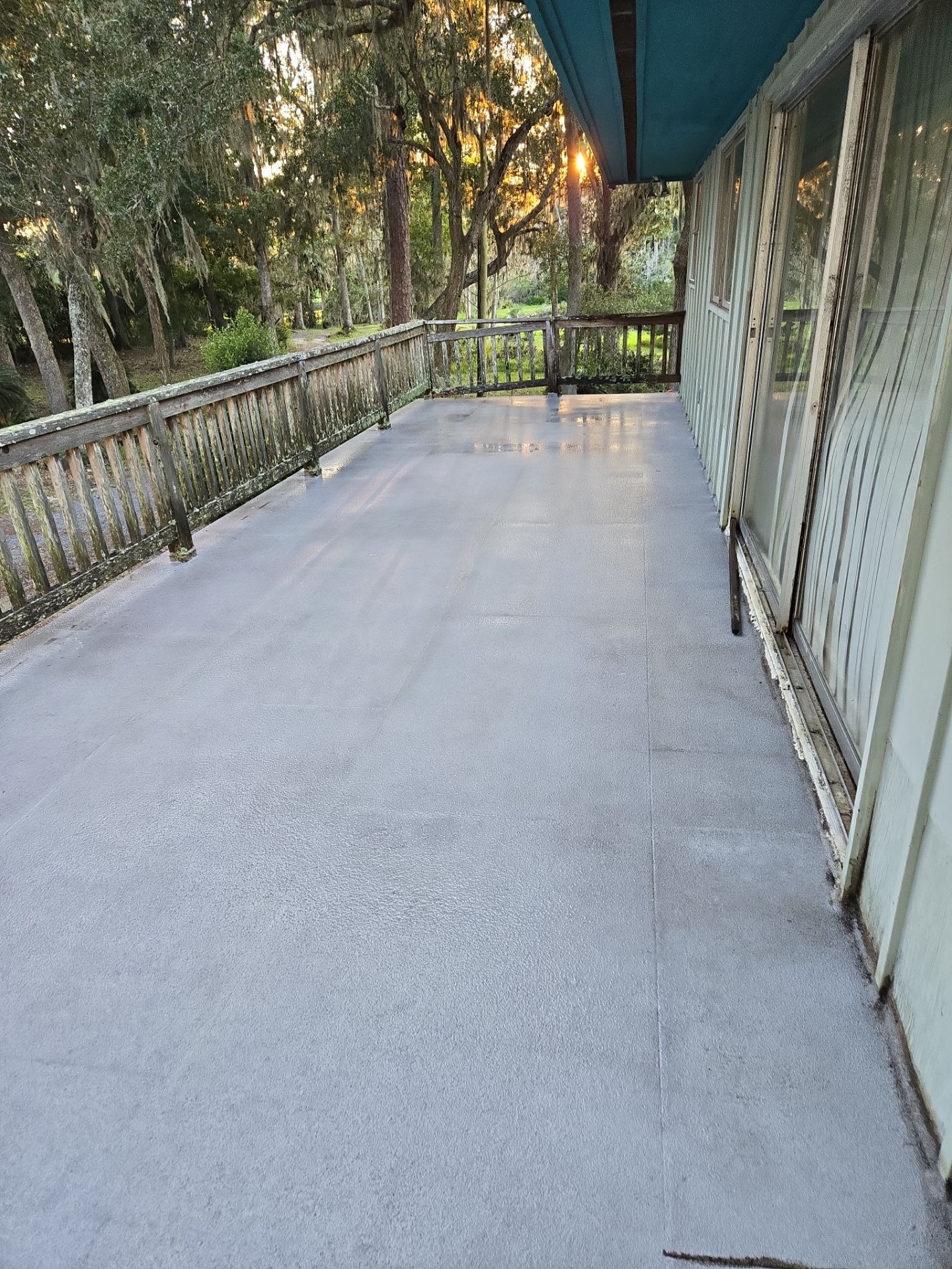 Concrete Deck using AcryFin by DuraSeal