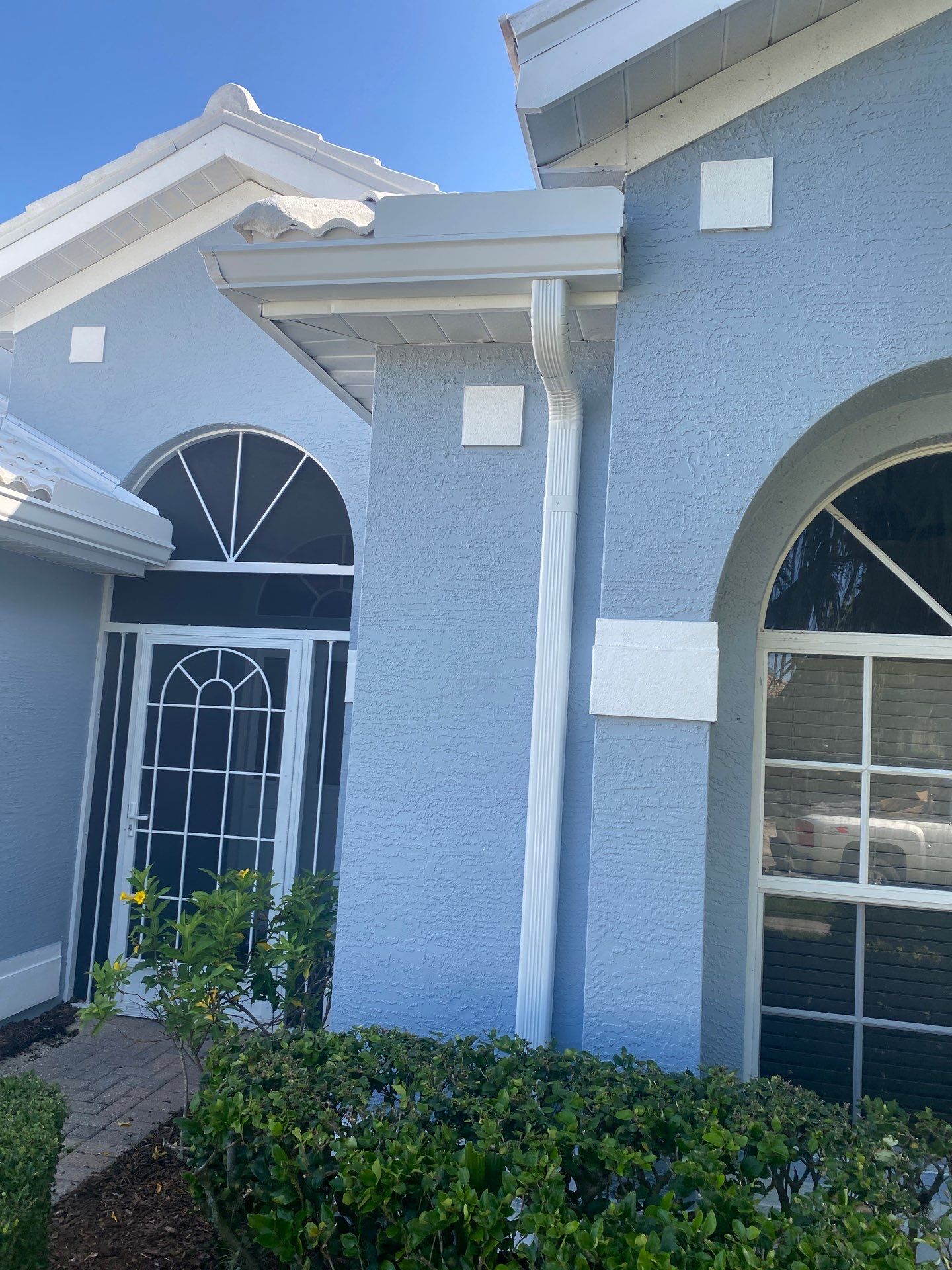 Smooth Box Seamless Gutters Installed by Gutter Professor in Sarasota FL by Gutter Professors