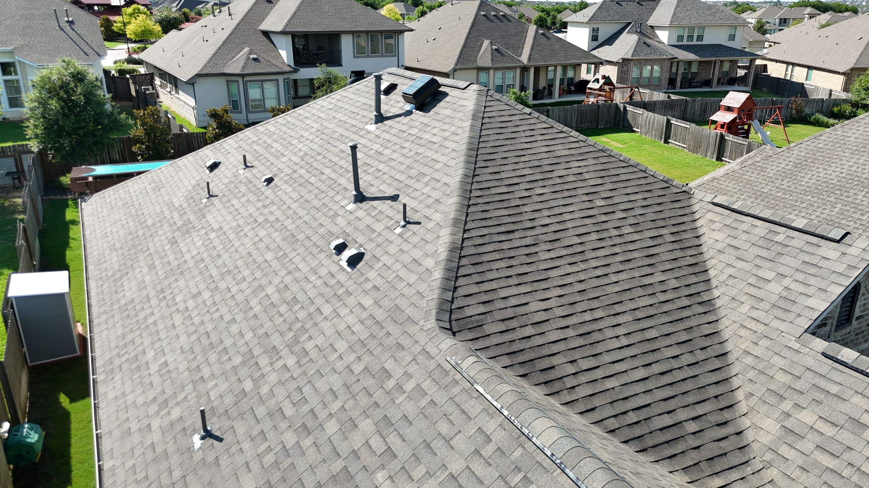 Weathered Wood - Malarkey Vista by RoofsOnly.com