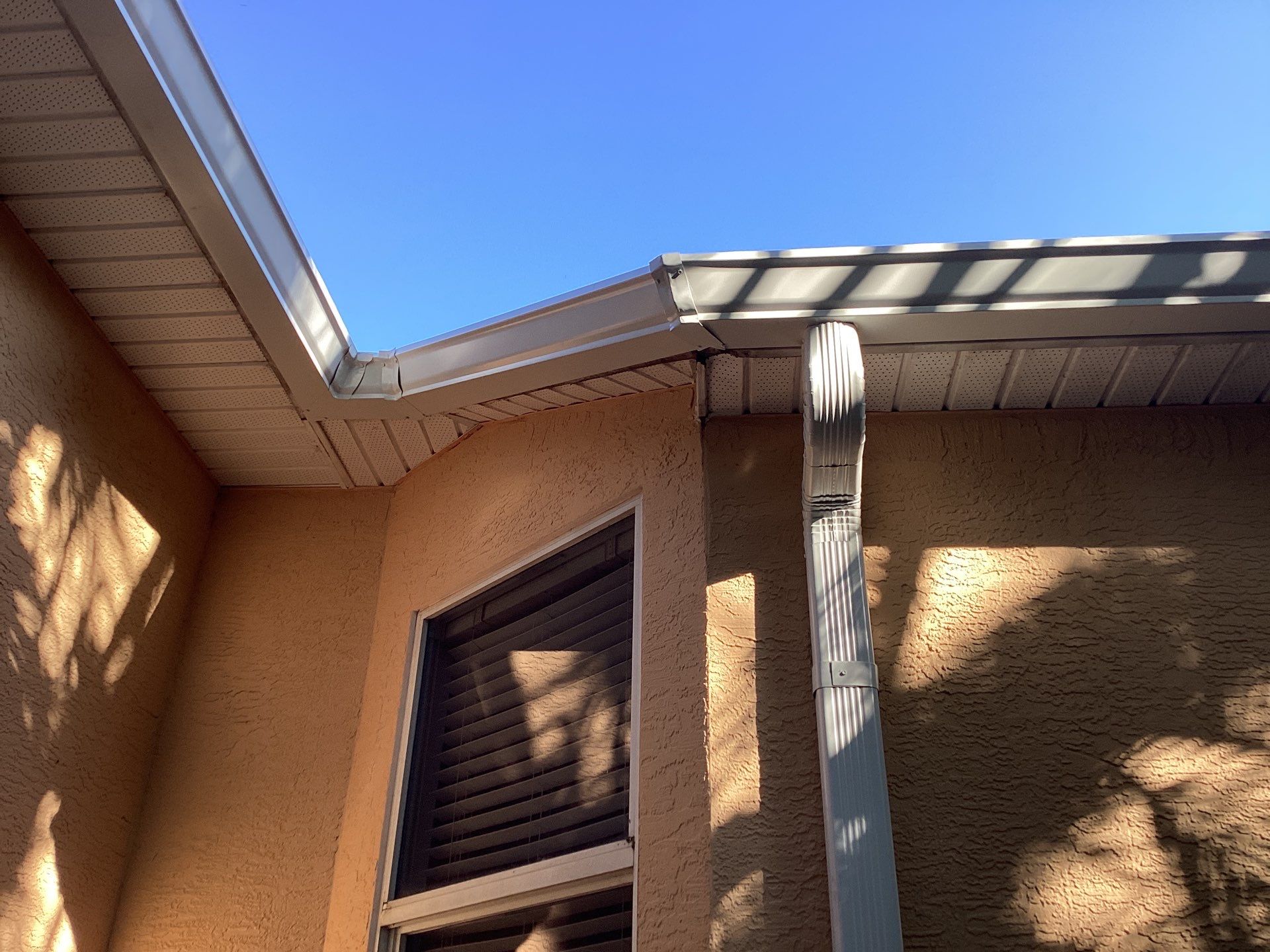 6 Inch Seamless Gutters using K-Style Seamless Gutters in Cape Coral FL by Gutter Professors