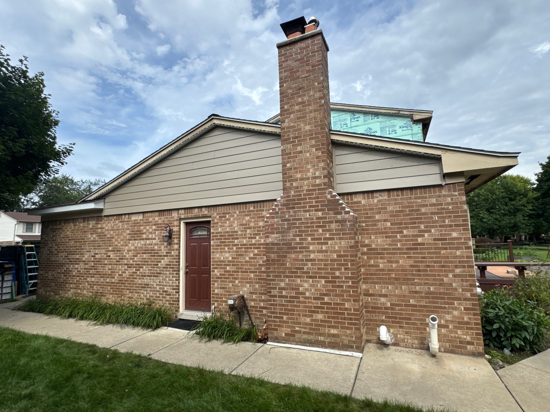 Siding Replacement using Alside S7 Cedar Mill Grain Pebble by 180 Contractors