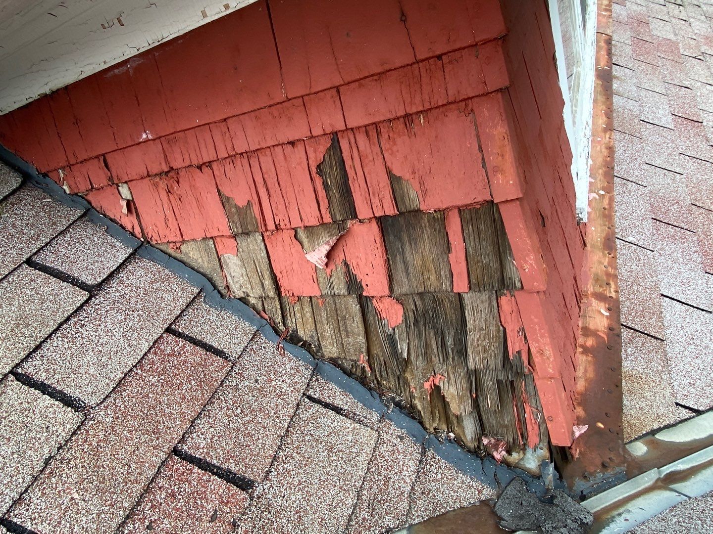 Asphalt Roof, Vinyl Siding, and Aluminum Gutter Replacement by Custom Installations