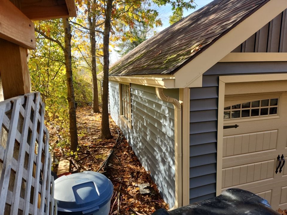 CertainTeed Monogram D5 Pacific Blue + Cedar Impression Shake Driftwood Blend & Pacific Blue + CertainTeed Board & Batten Pacific Blue by 180 Contractors