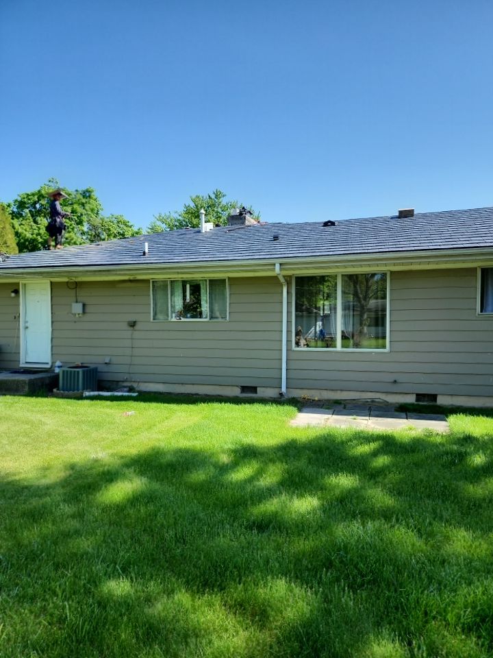Residential Roofing Installation using Vic West Nothridge Slate by 4Ever Metal Roofing
