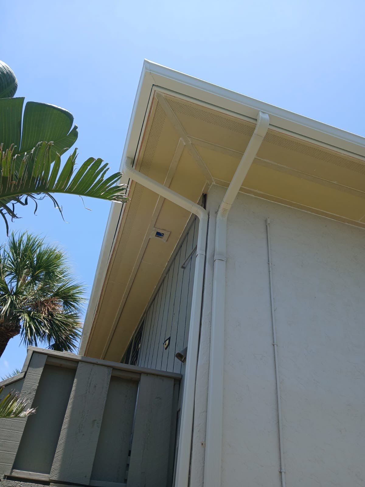 Commercial Gutter Systems for Businesses in Holmes Beach FL by Gutter Professors
