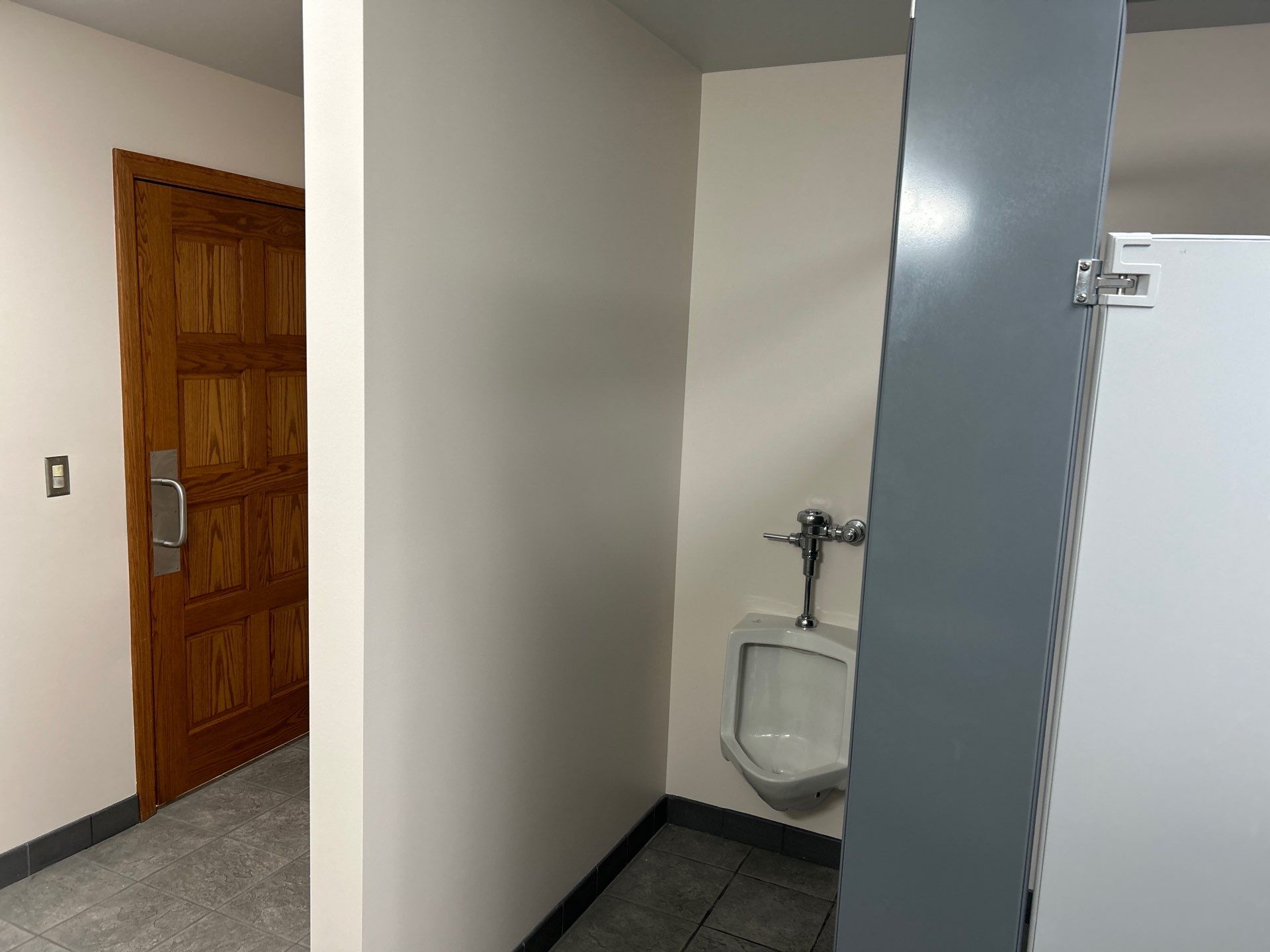 Wallpaper removal and Painting by Gordon Painting
