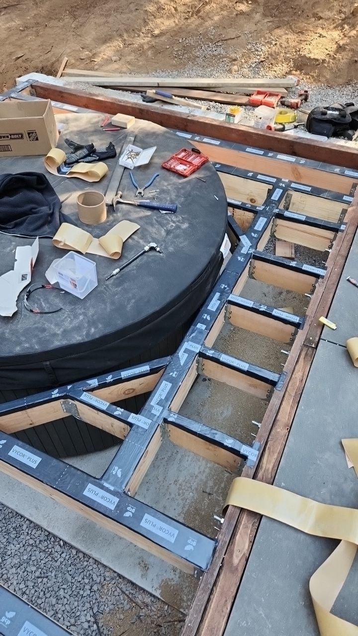 Deck/Patio by The Tahoe Tradesman