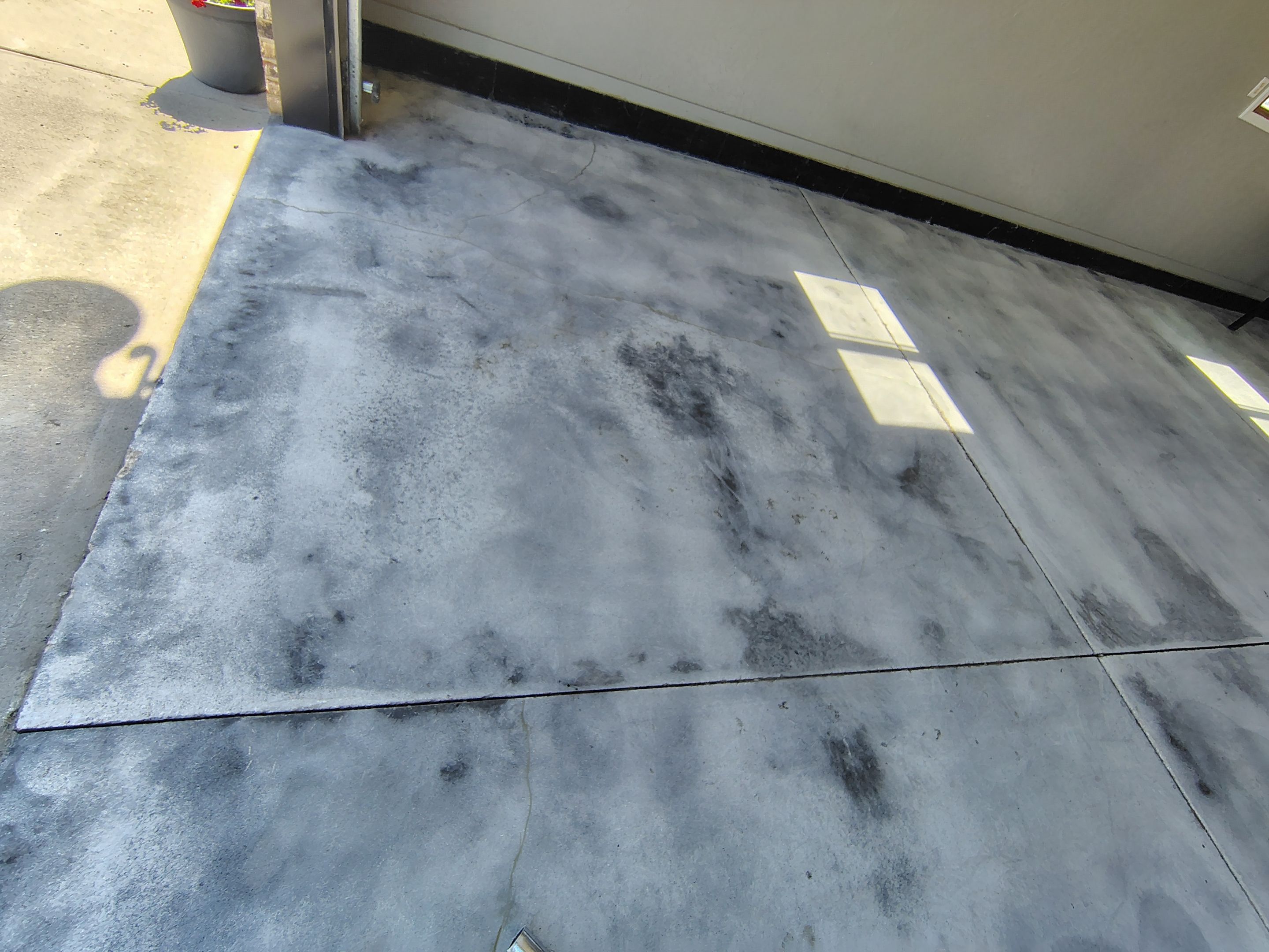 Garage Concrete Floor Coating and Crack Repair in Onawa by Select Painting, Coatings & Garage Cabinets