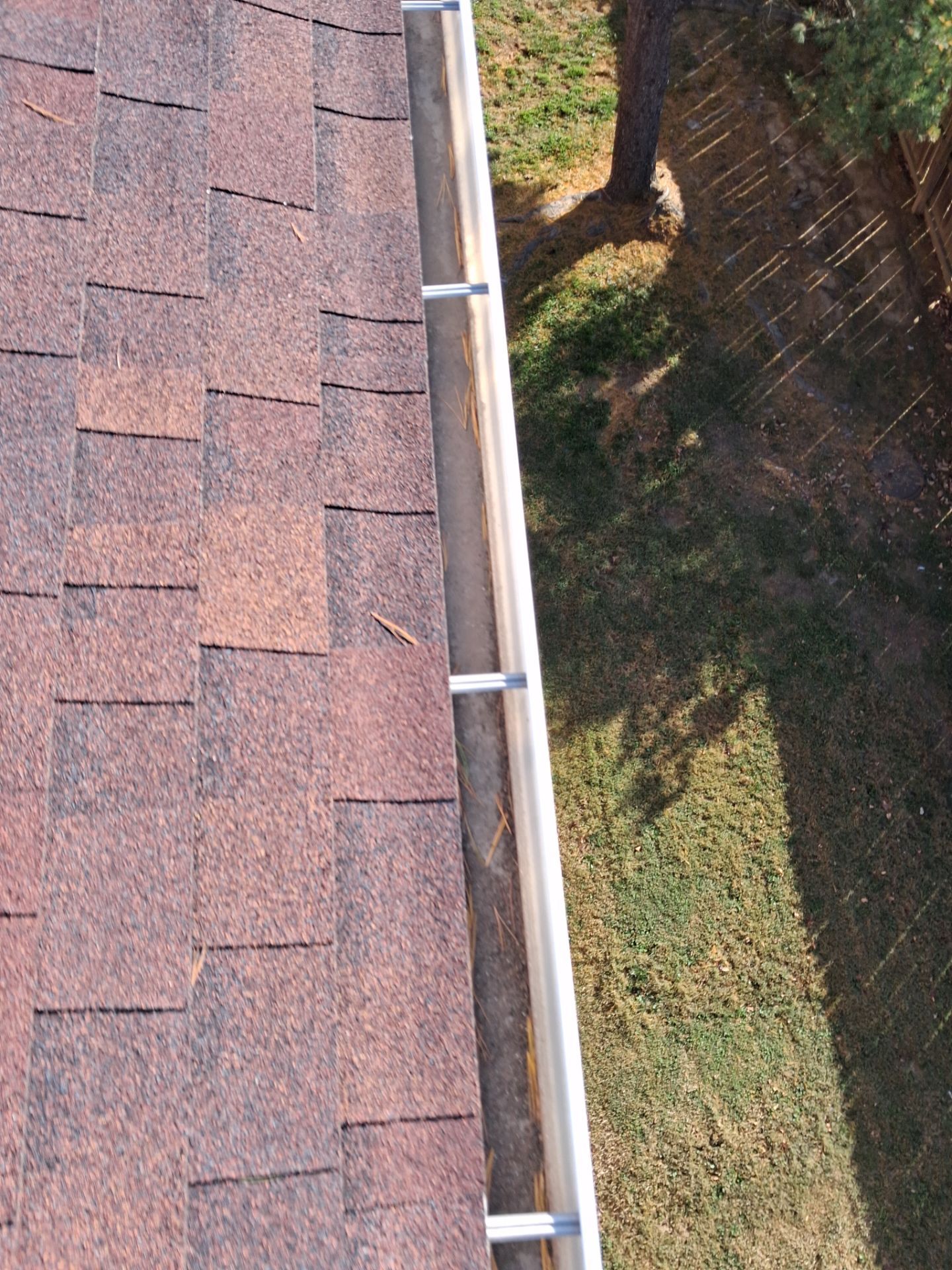 Commercial gutter cleaning Evansville, IN after photo with clean gutters