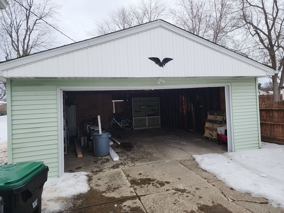 Exterior Siding and Window Replacement by Ivy Lea Construction