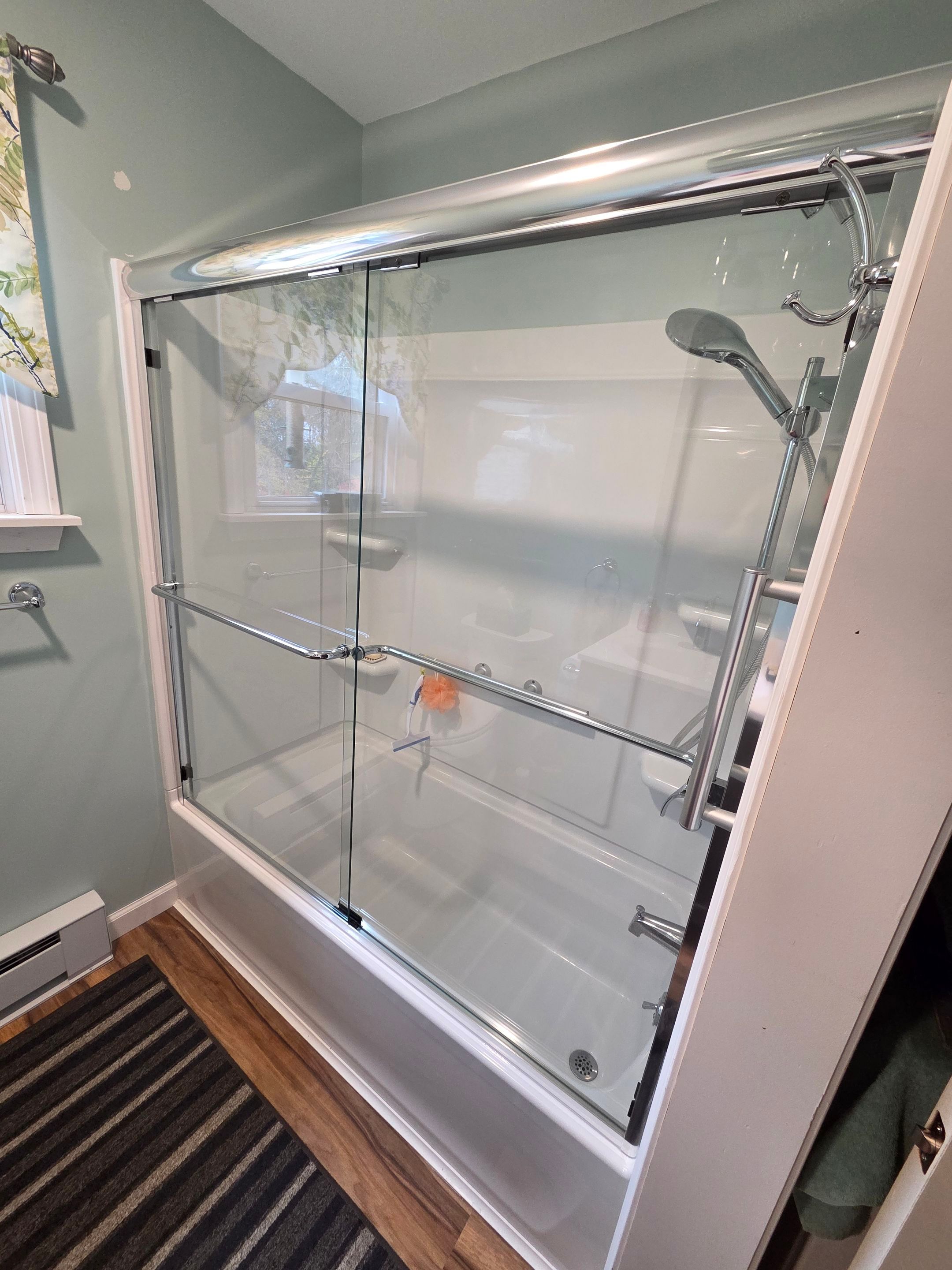 Shower using Alumax Shower by Cheshire Glass Company