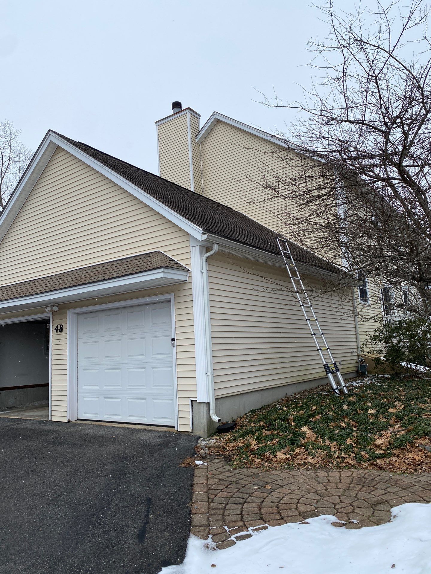 Realtor consult by Mighty Dog Roofing of Greater Middlesex County