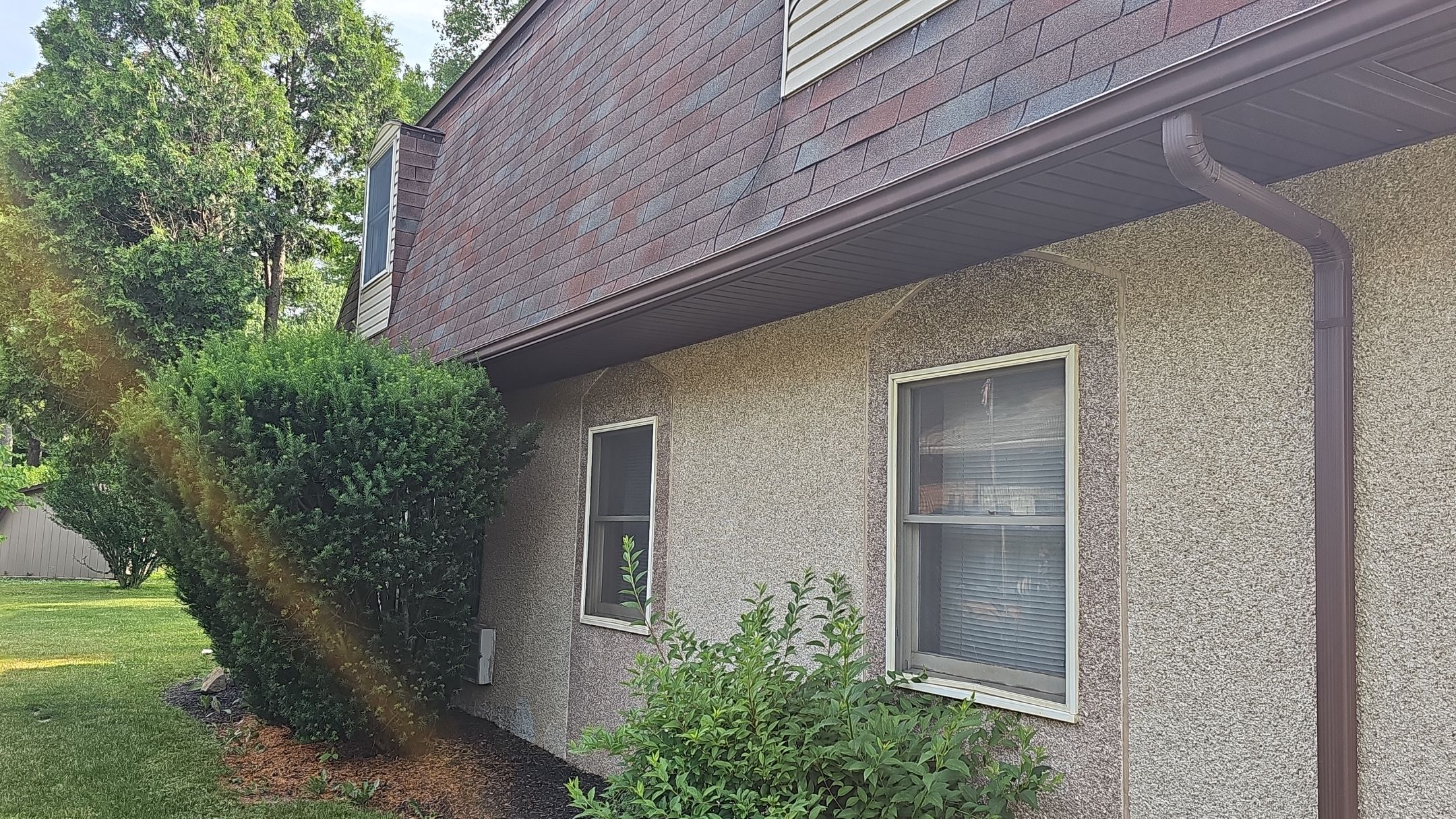 ATLAS PINNACLE COLOR: HEATHERBLEND by Eagle Eye Roofing