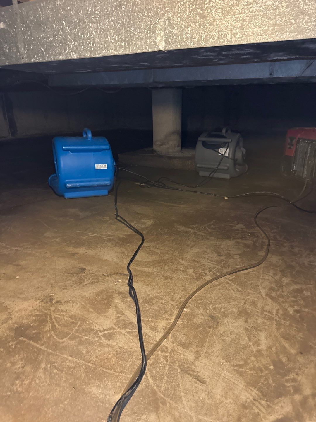 Crawlspace Water Extraction and Structural Drying in Oak Lawn by Chicagoland Water Medics