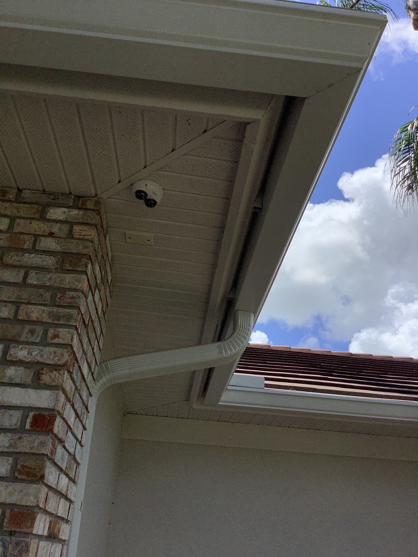 Seamless Gutters for Modern Homes in Sarasota FL by Gutter Professors