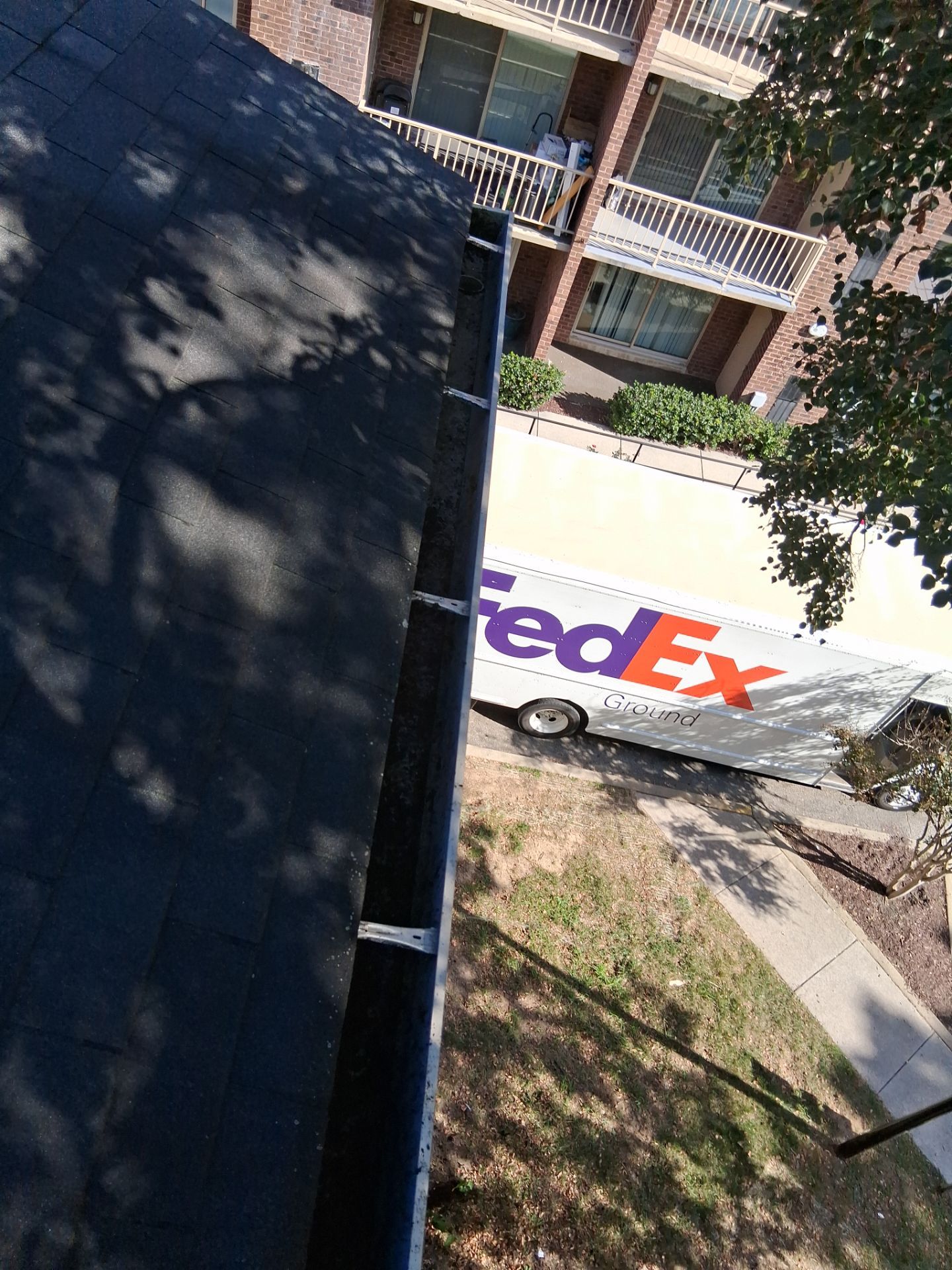 Commercial gutter cleaning Columbia & Ellicott City, MD after photo with clean gutters