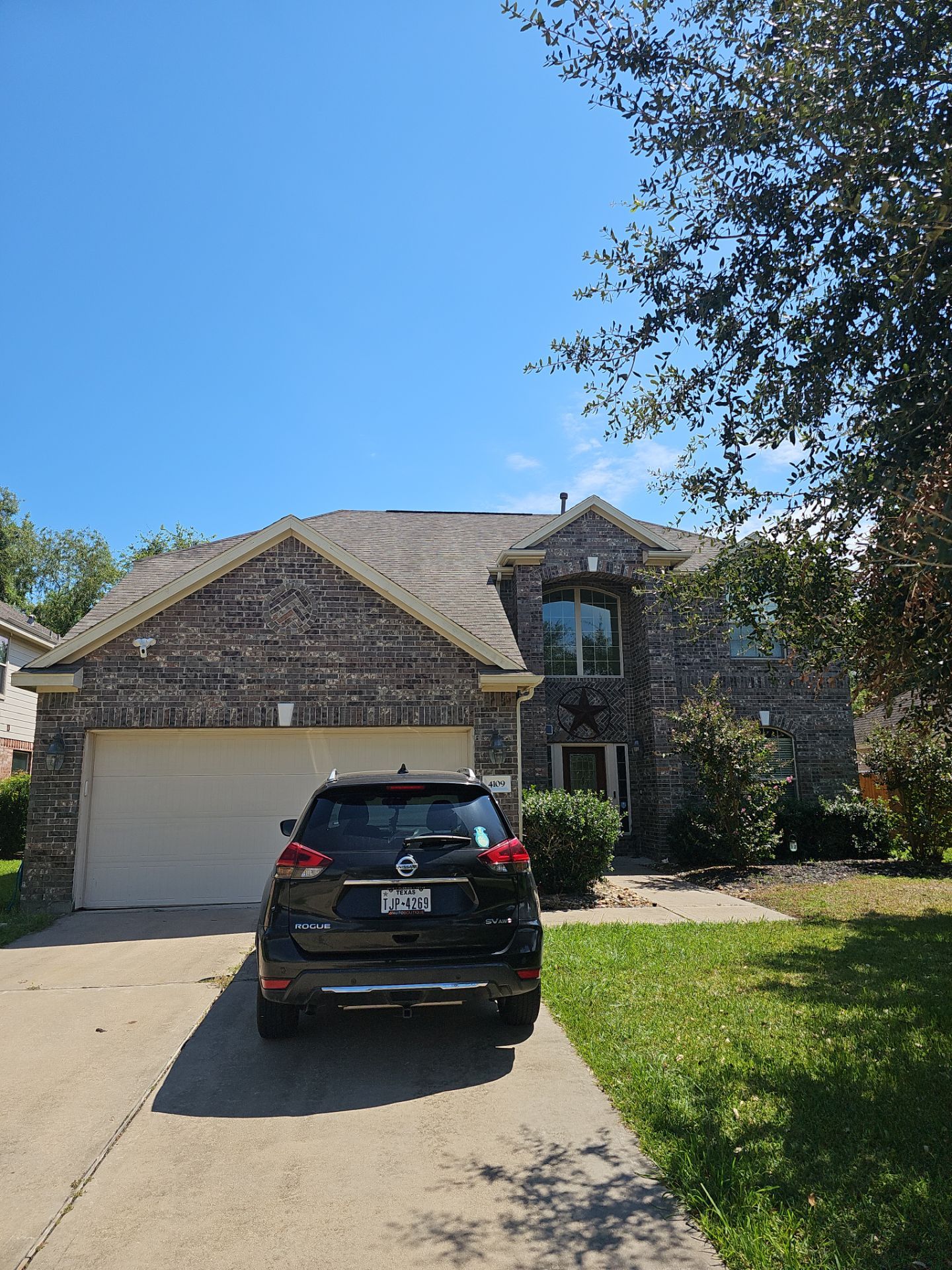 Hail Damage using Owen's Corning Duration (Lifetime) Shingles by Roof Repair Company