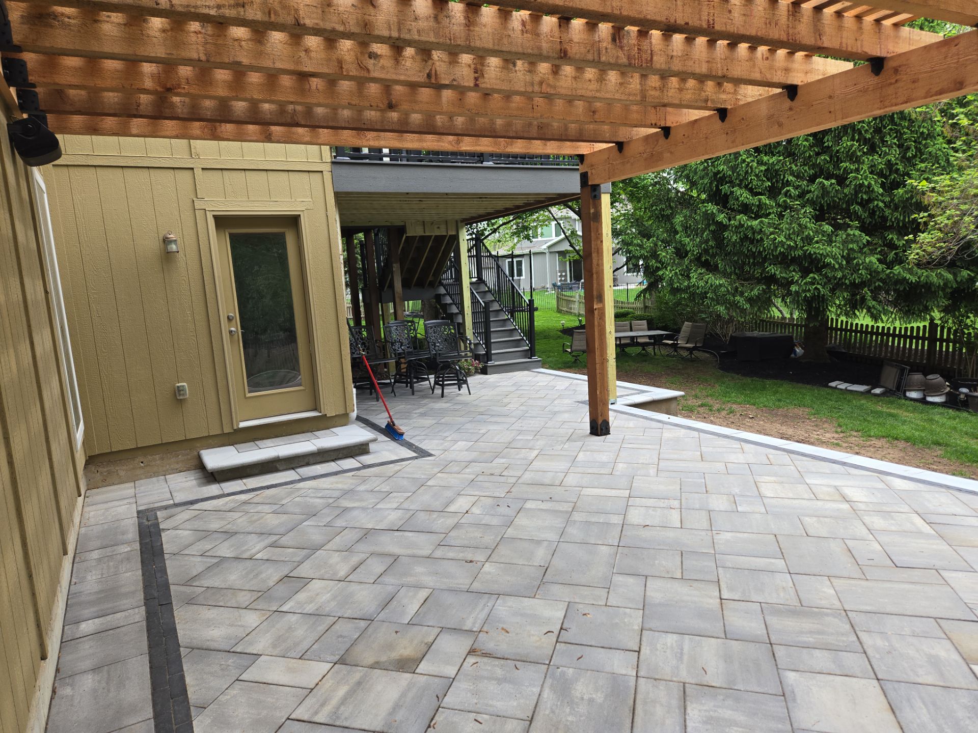 Back Yard Patio, Pergola, and Deck by LAND ESCAPES LLC