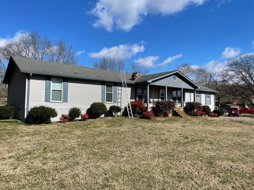 Residential Roofing Installation using Owens Corning Oakridge Roofing System by Undersun Roofing 