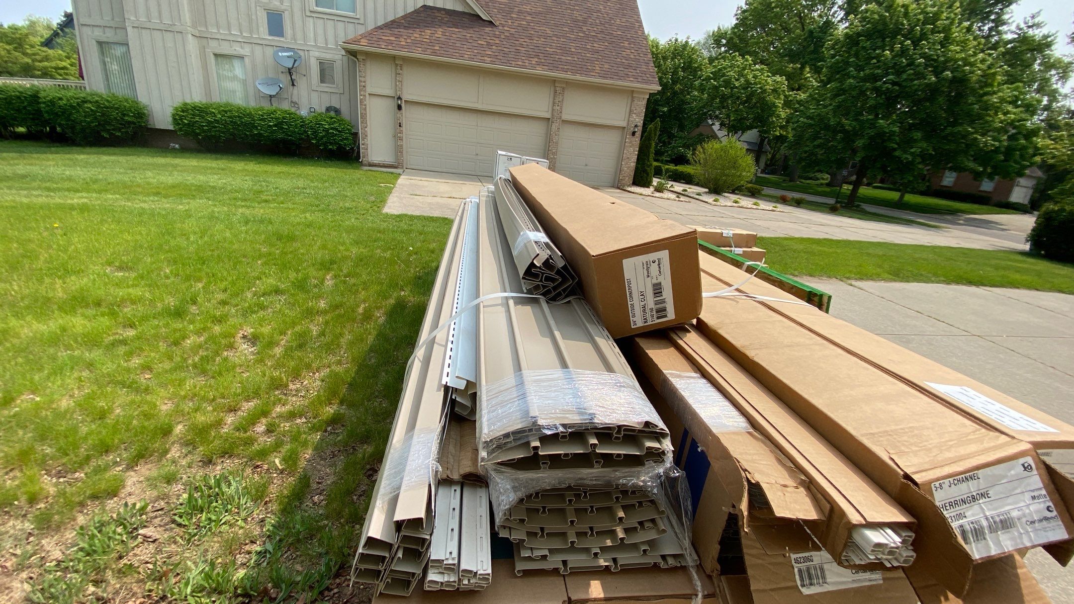 Siding Replacement using CertainTeed Restoration Classis D4 by 180 Contractors