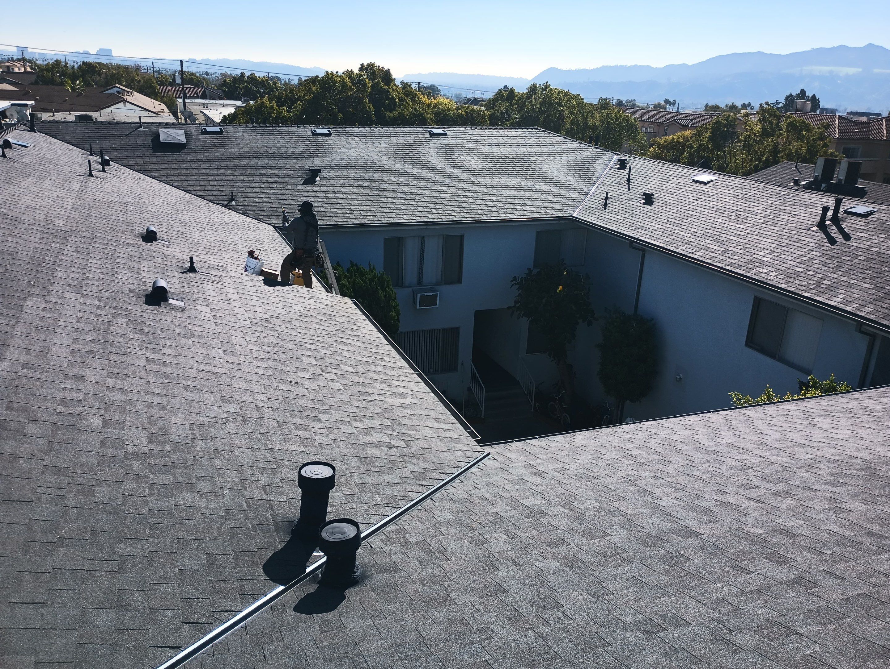 New Roof! Aparmtent Building in Burbank, CA by Hull Brothers Roofing