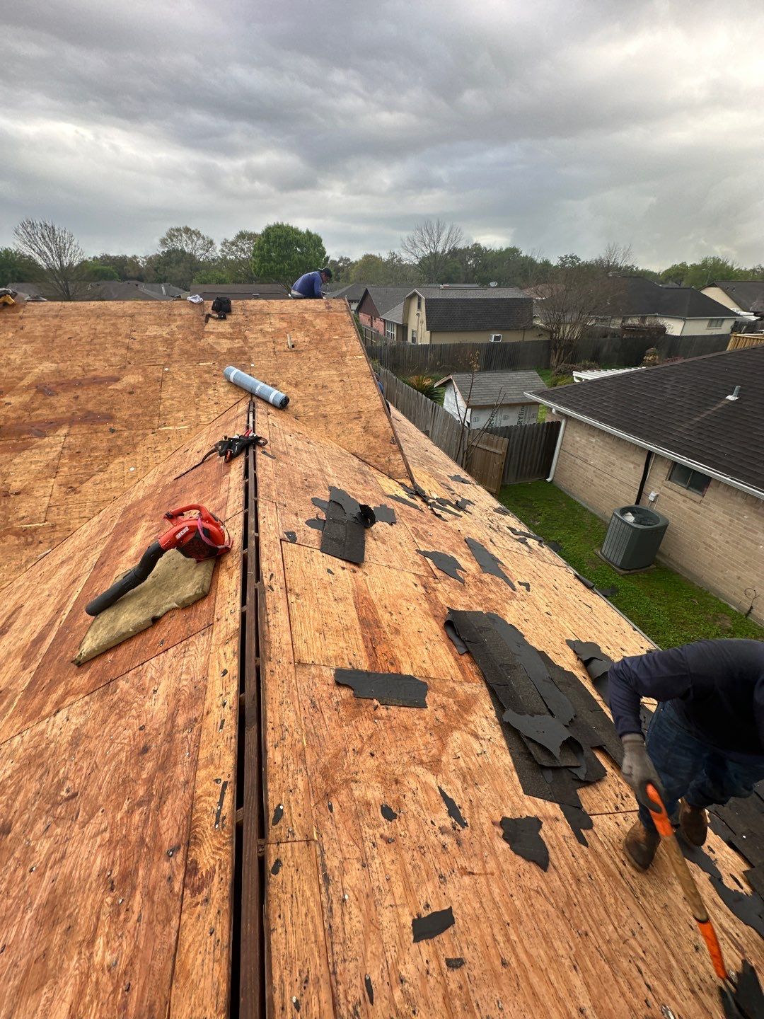 Residential Roofing Installation using Owen's Corning Duration (Lifetime) Shingles by Roof Repair Company