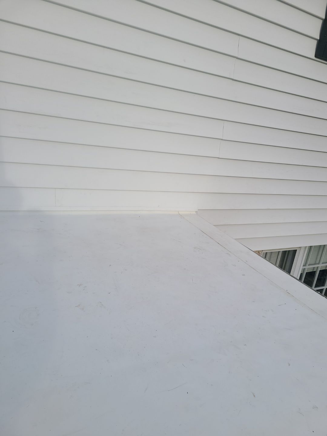 Springfield CertainTeed Charcoal Black Roof & CertainTeed Colonial White Siding by RM Banning, Inc.