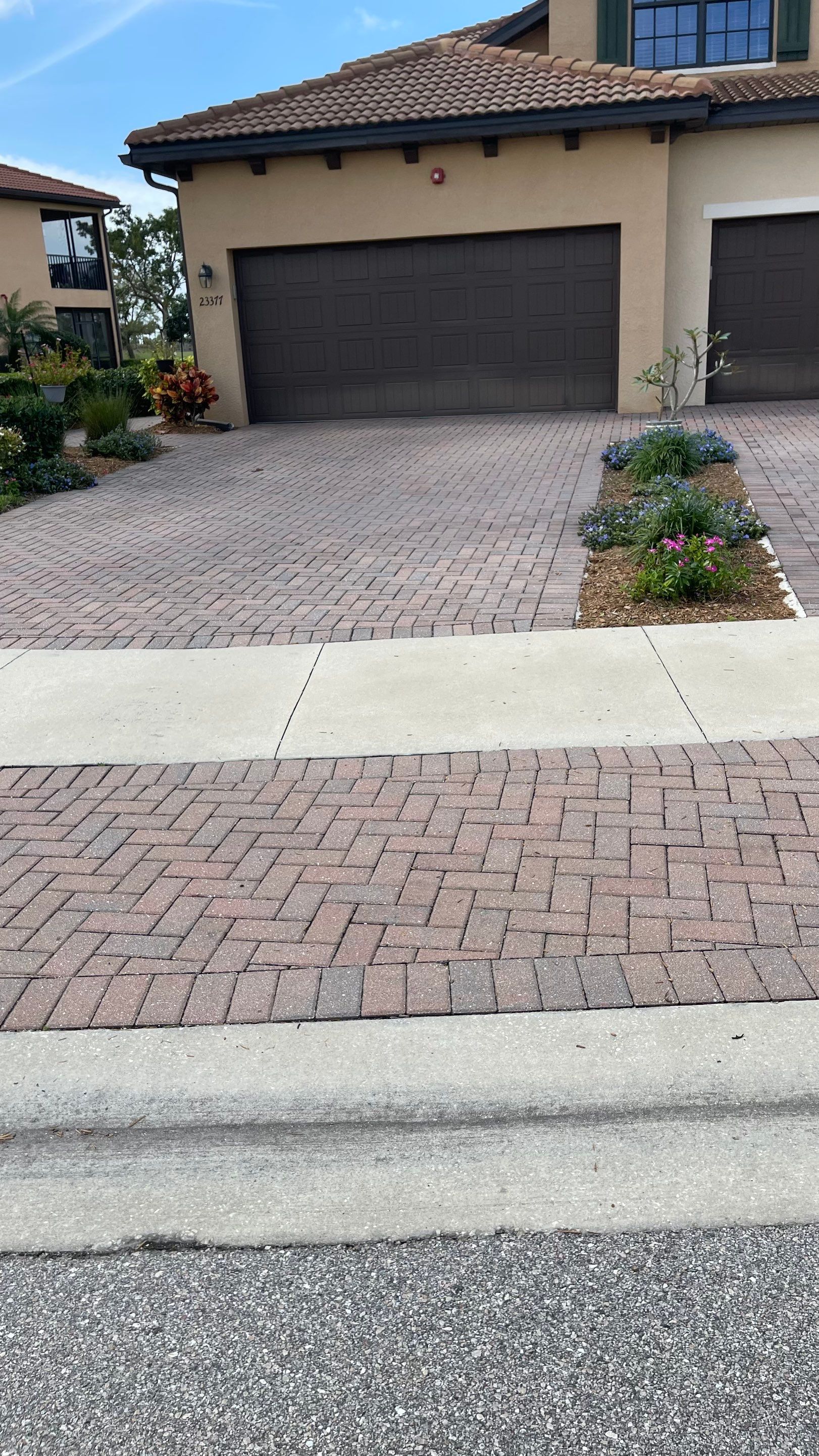 HOA Paver Driveway & Sidewalk Cleaning in Sarasota National, Venice, FL | Sunshine AquaWash by Sunshine AquaWash