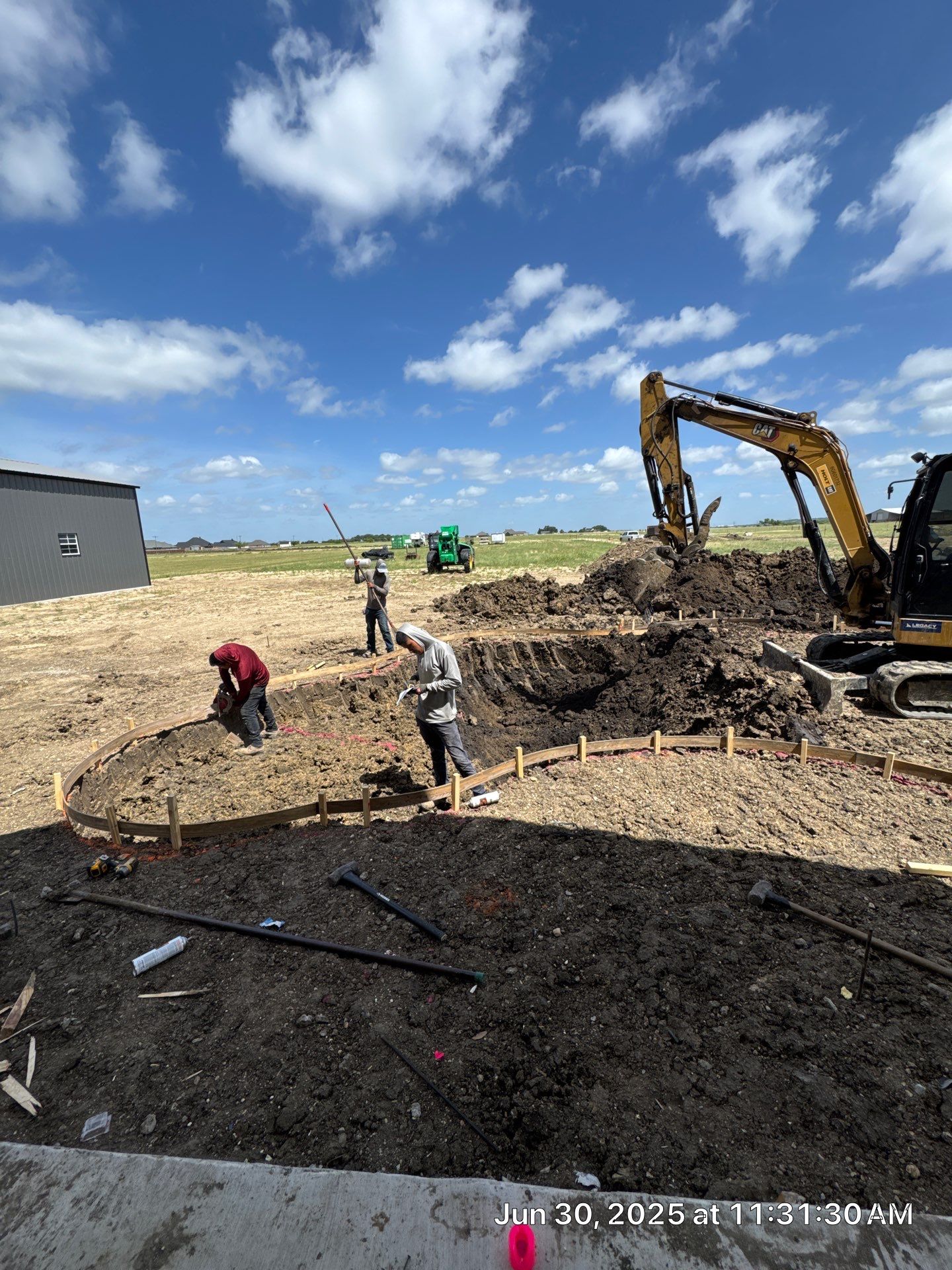 Large Freeform Pool with Beach Entry by Pinnacle Pools and Spas - DFW