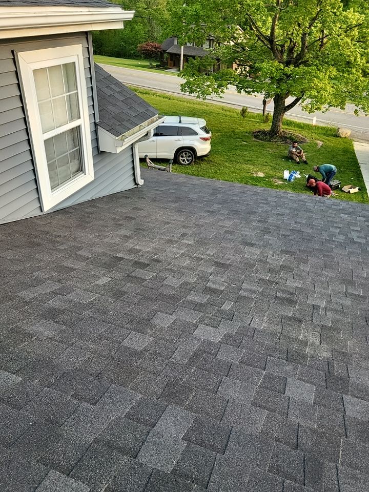 ATLAS PINNACLE COLOR: PRISTINE BLACK by Eagle Eye Roofing