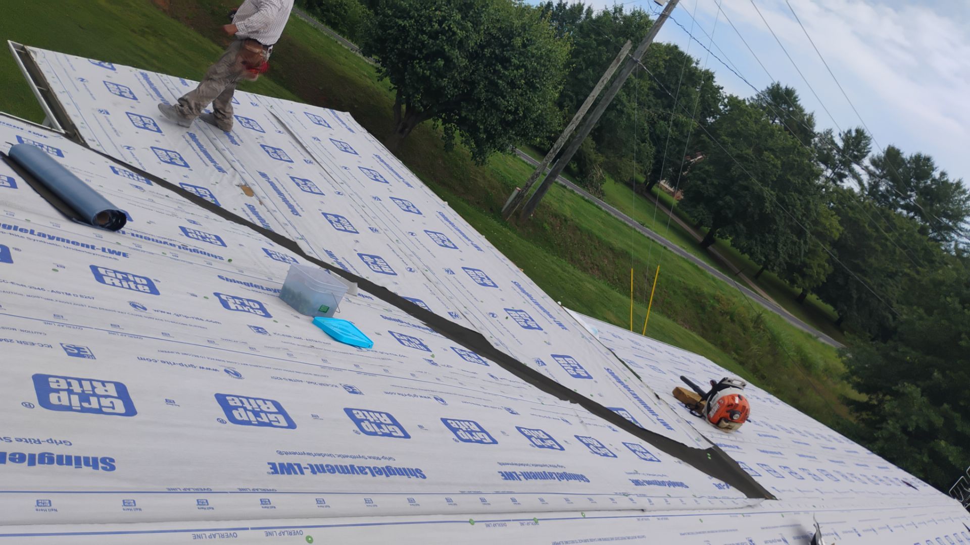 Taylor Roof by BROCK BUILDERS 