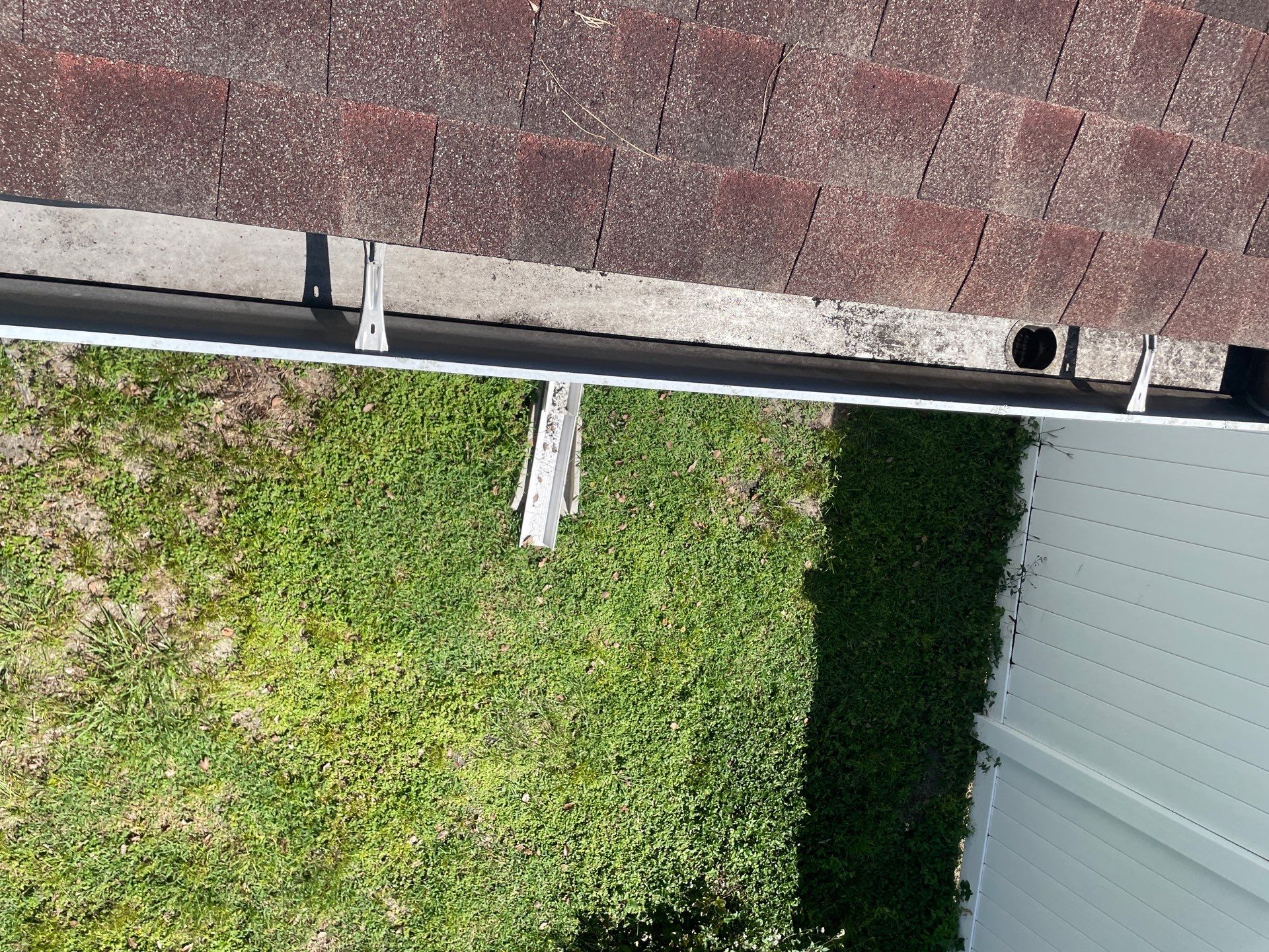 Gutter Cleaning in Brandon FL by Gutter Professors