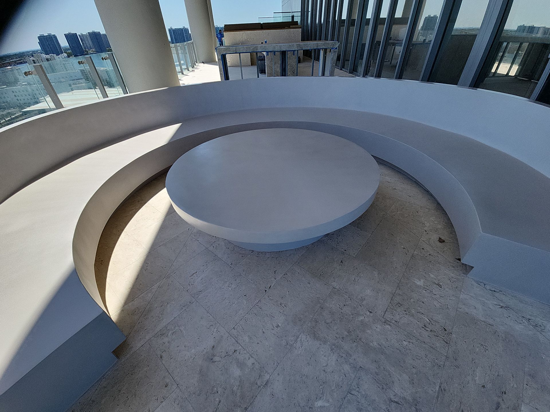 Microtopping over Furniture by Seamless Surfaces