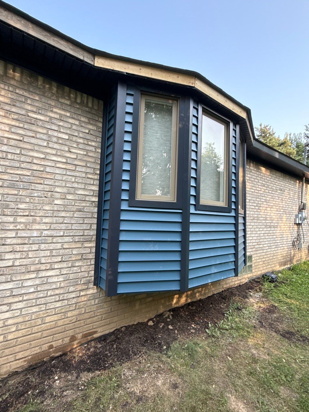 Siding Replacement using Alside Charter Oak D4.5" Laguna Blue by 180 Contractors