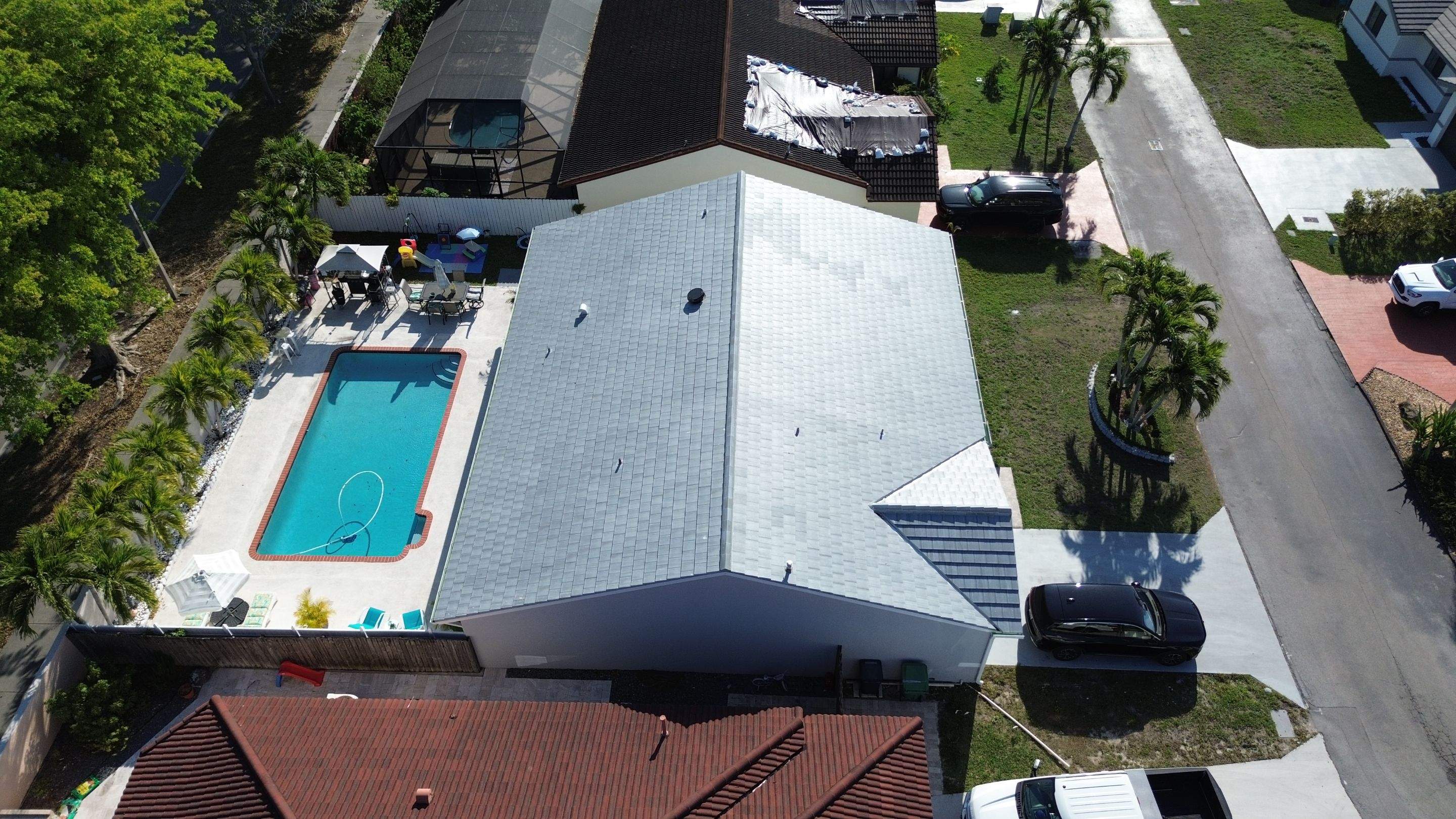Crown - Windsor Slate - Moonlight Gray Blend by Istueta Roofing