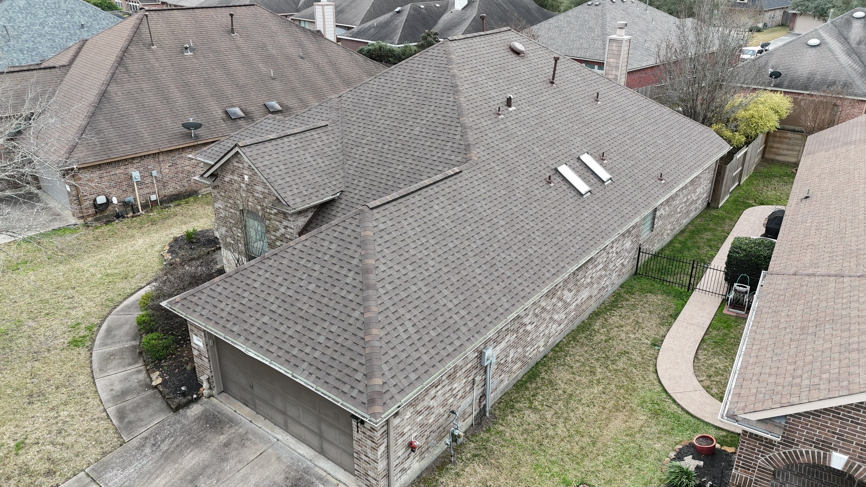 Kingwood Roof Installation using Atlas Pinnacle Pristine by Modern BYLT Roofing & Construction