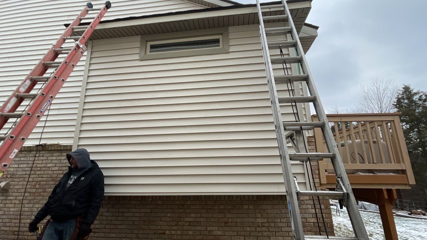 Siding Replacement using CertainTeed Restoration Classic D5 by 180 Contractors