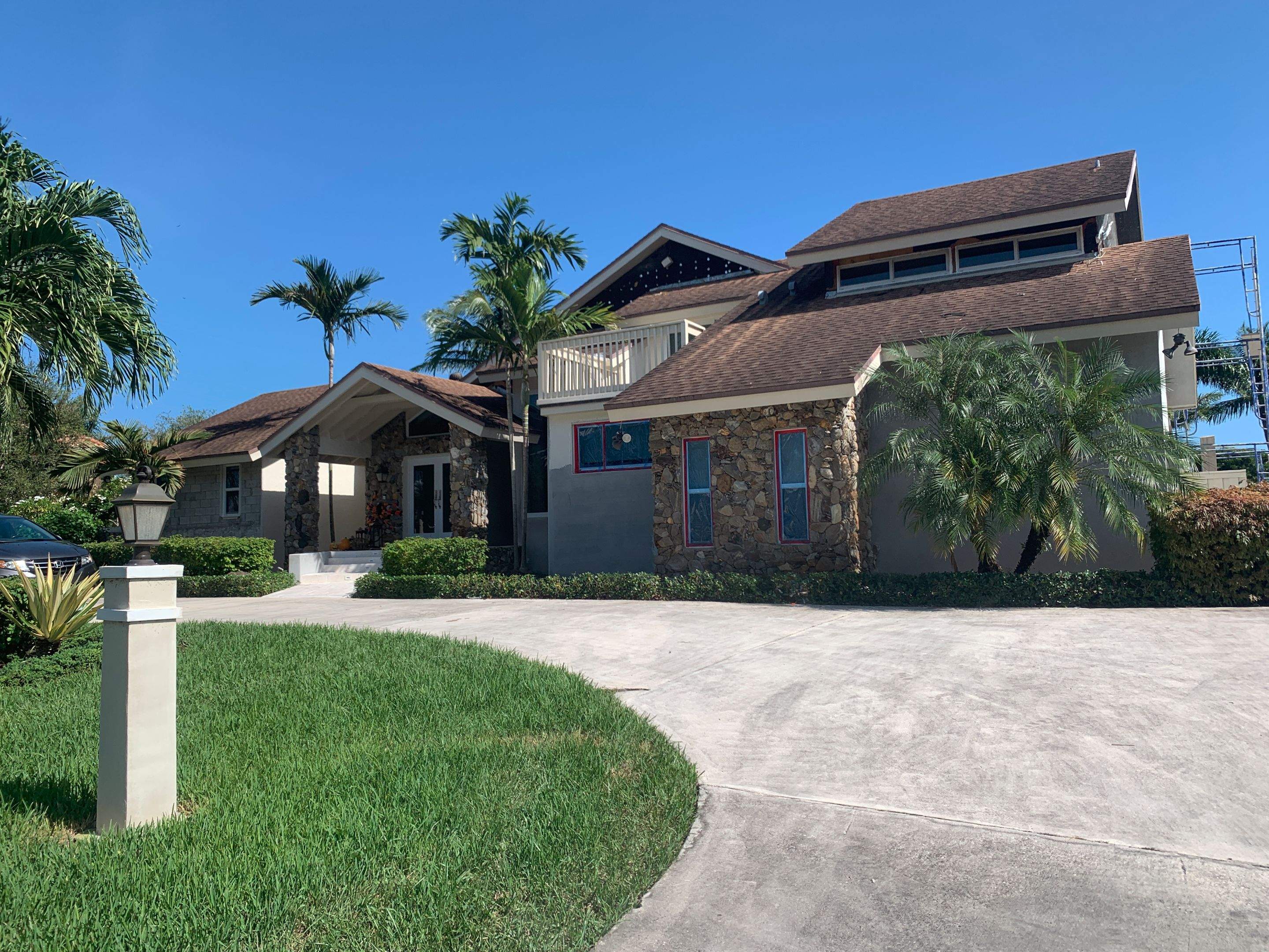 Metal Roof - Galvalume - Dark Bronze by Istueta Roofing