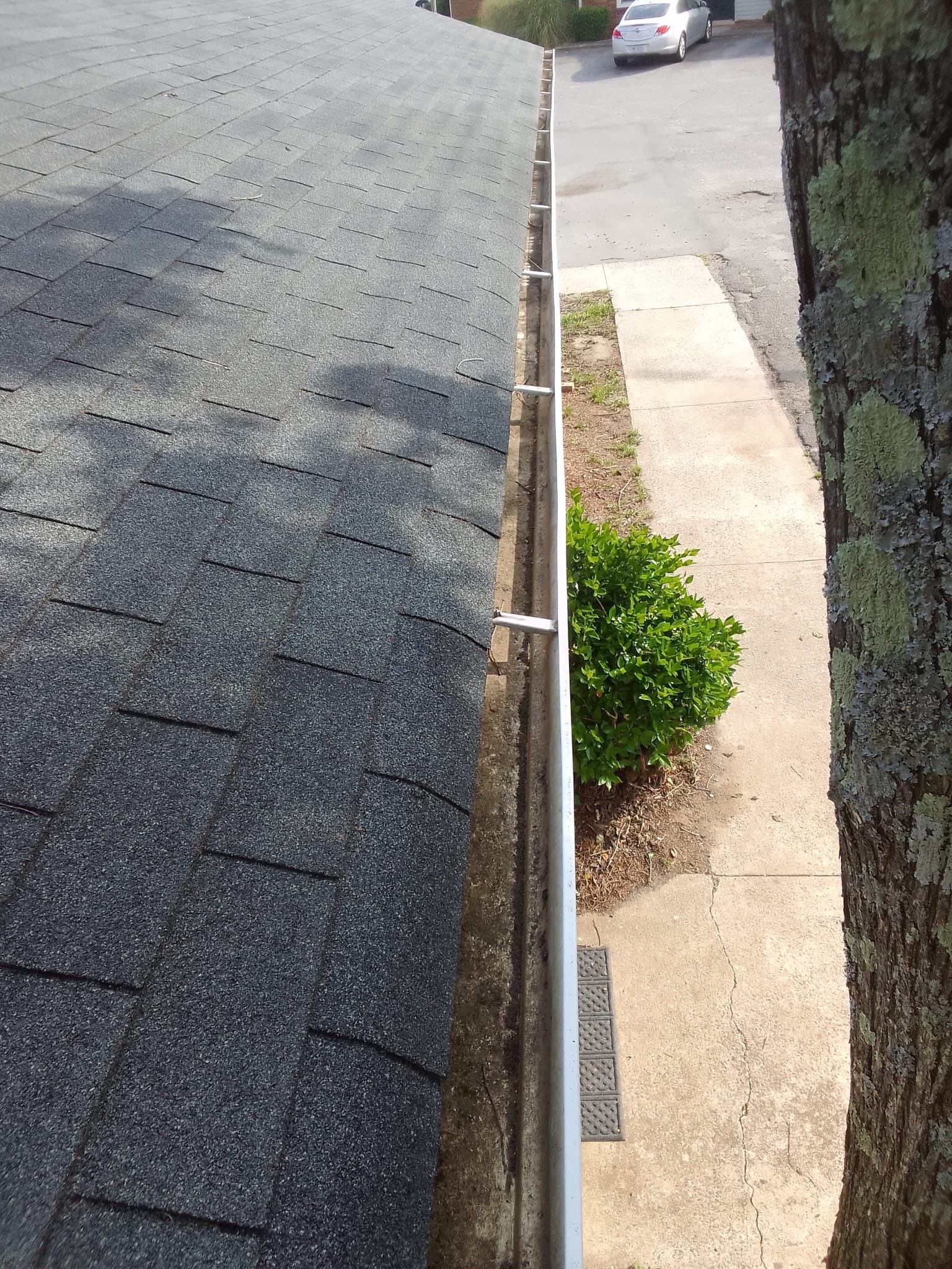Commercial gutter cleaning Charlotte, NC after photo with clean gutters