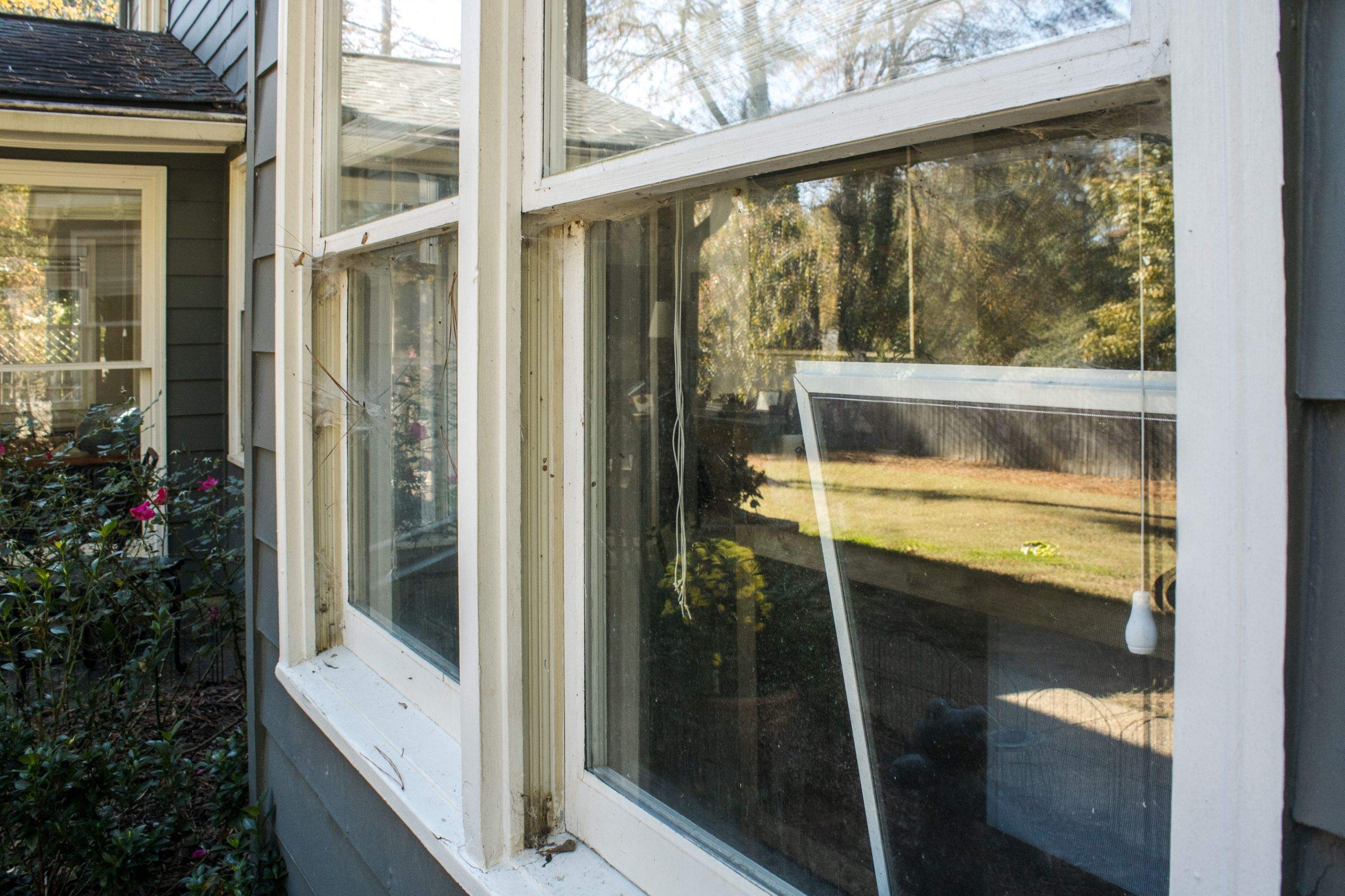 20+ Window Replacements using MI 1500 Series Vinyl Replacement Windows by Nelson Exteriors 