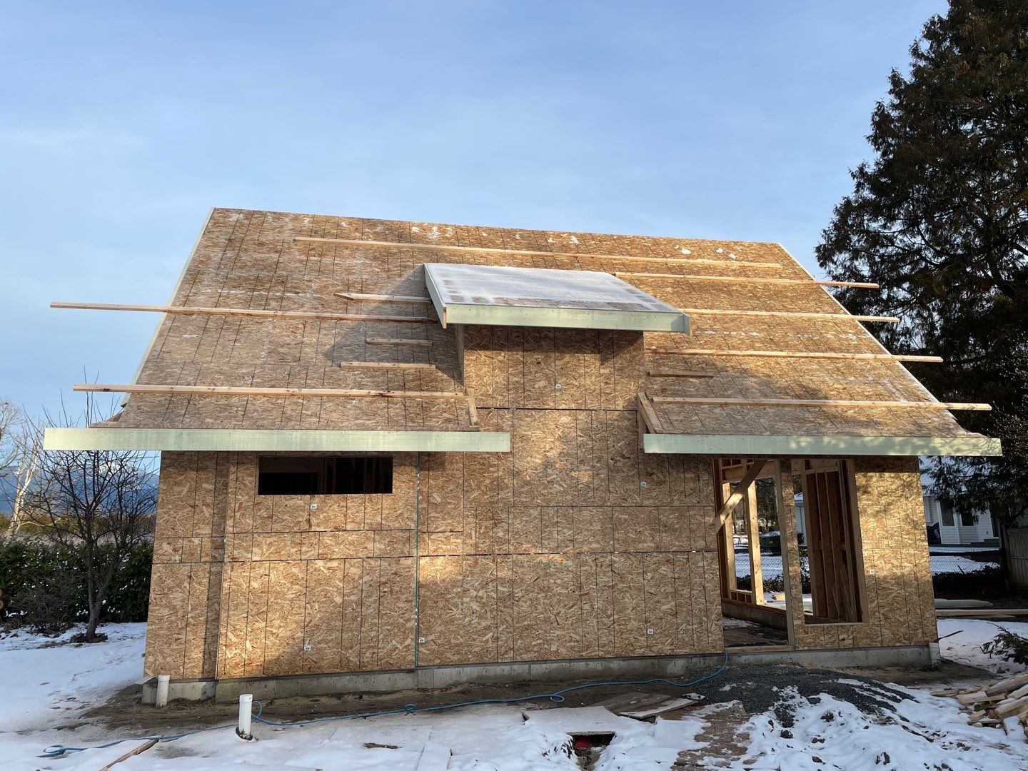 Residential Roofing Installation using OC Oakridge shingles by Top Notch Roofing Inc