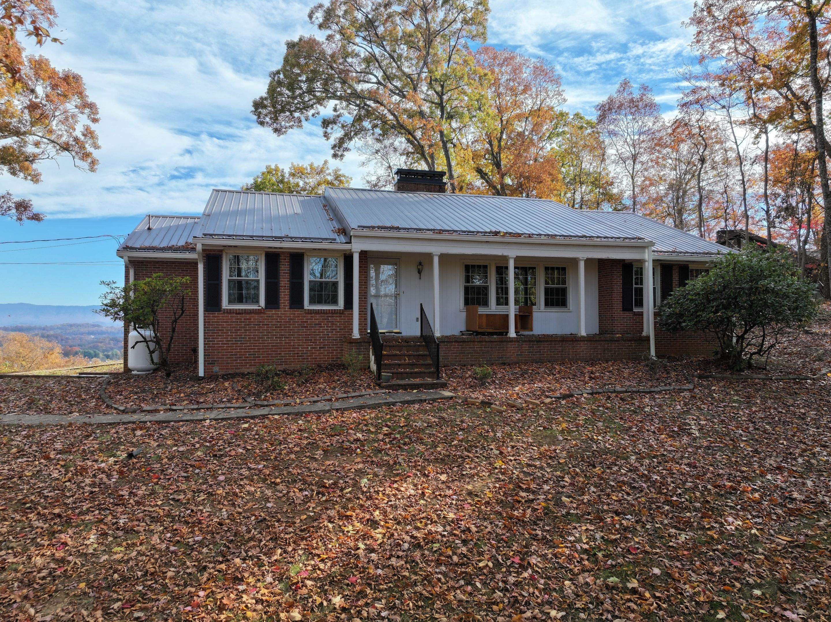 Jones Residence by Omnia Roofing