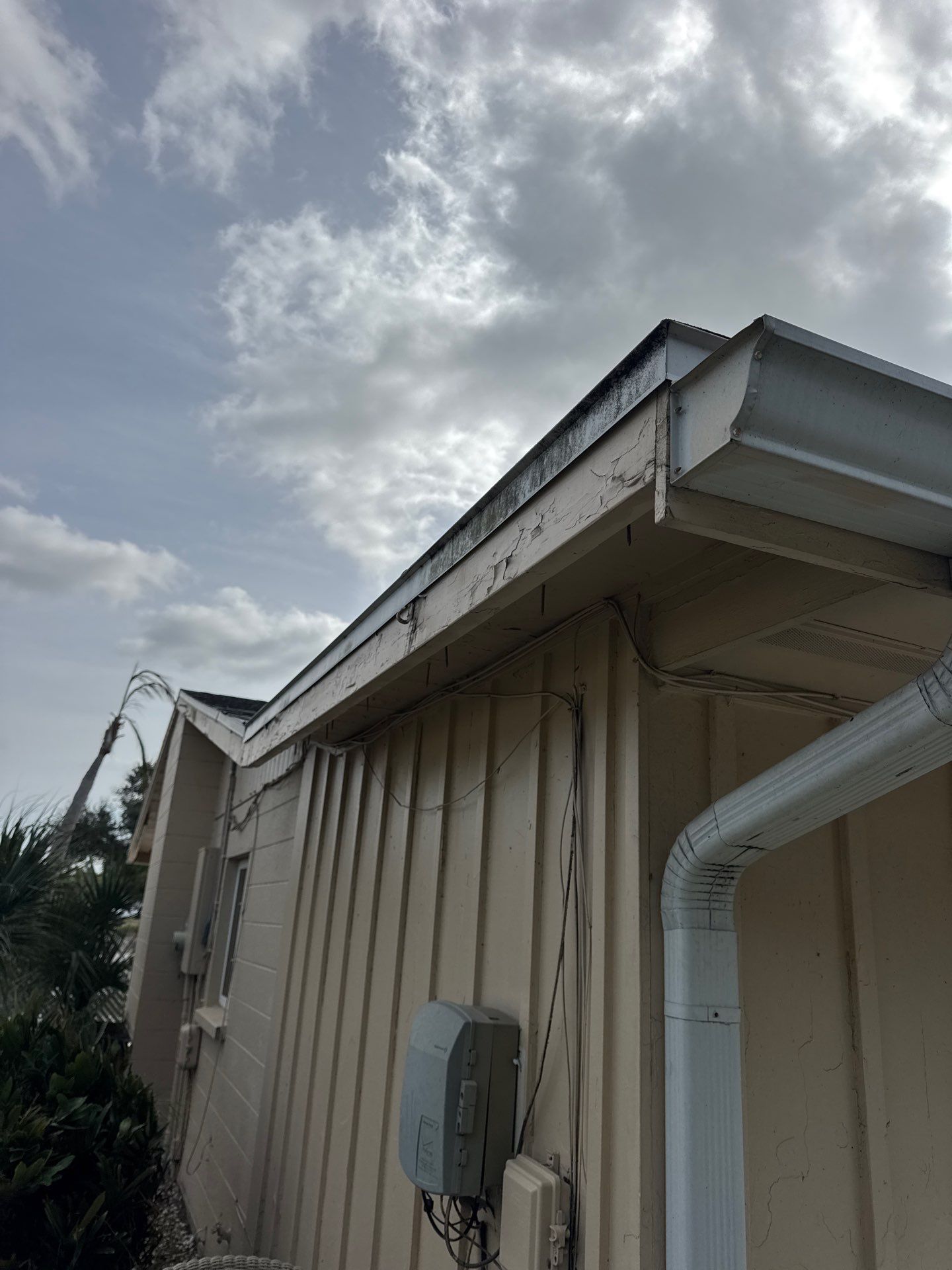 Replace gutter using 6 Inch Seamless Gutters in Sarasota FL by Gutter Professors