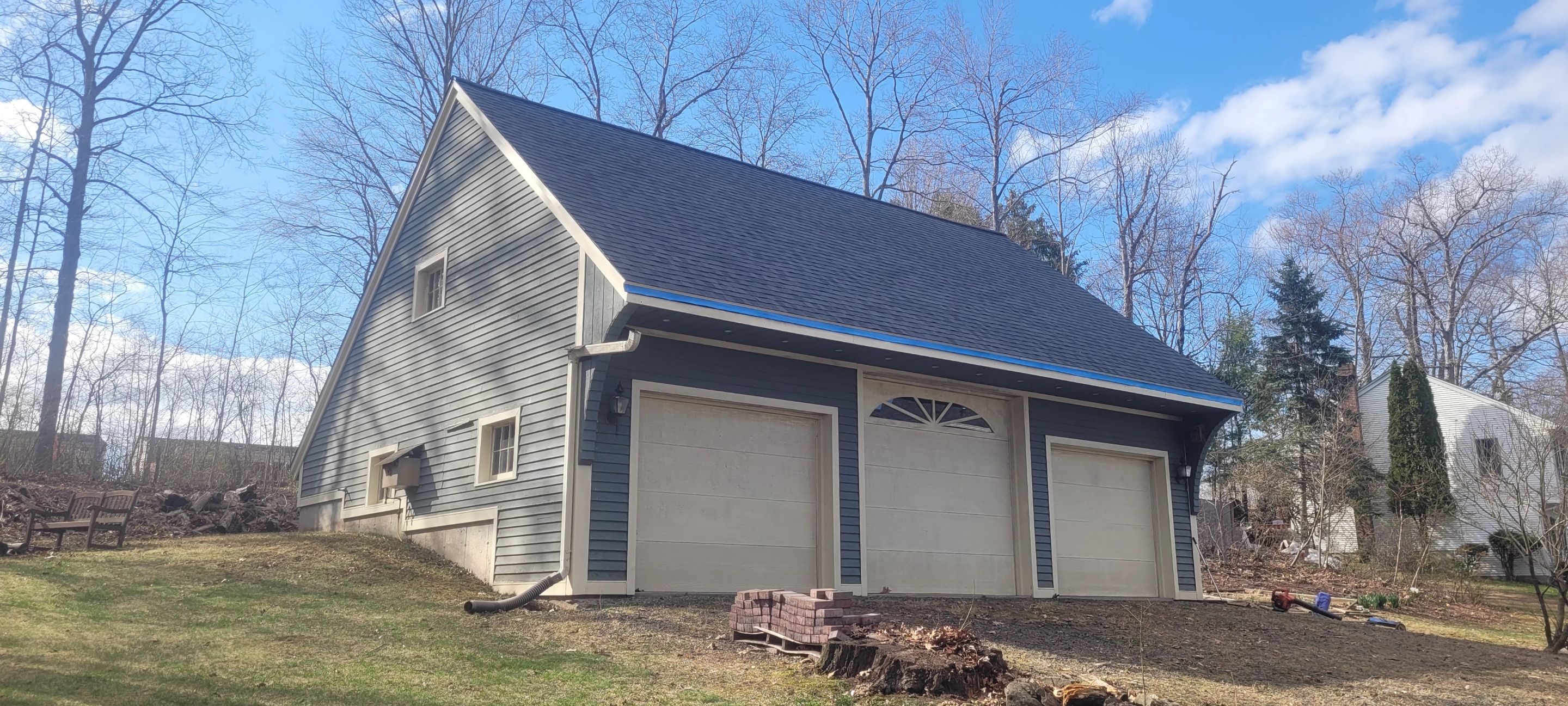 Flawless combination of style and strength; a brand new asphalt shingled roof by DiGiorgi by DiGiorgi Roofing and Siding Inc