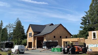 Residential Roofing Installation using GAF Charcoal HDZ