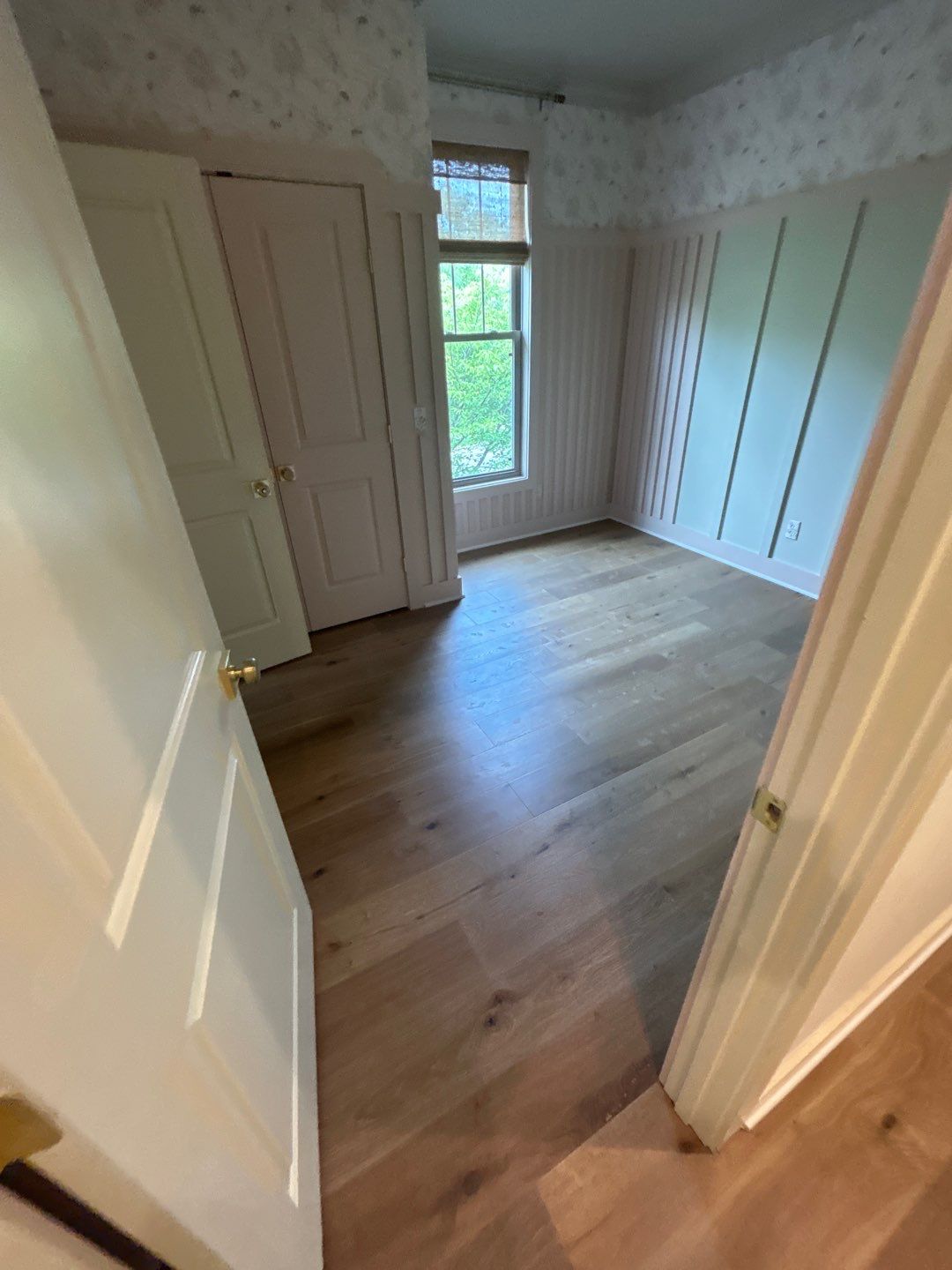 White Oak Hardwood and Checkerboard Tile Installation by Footprints Floors of Nashville