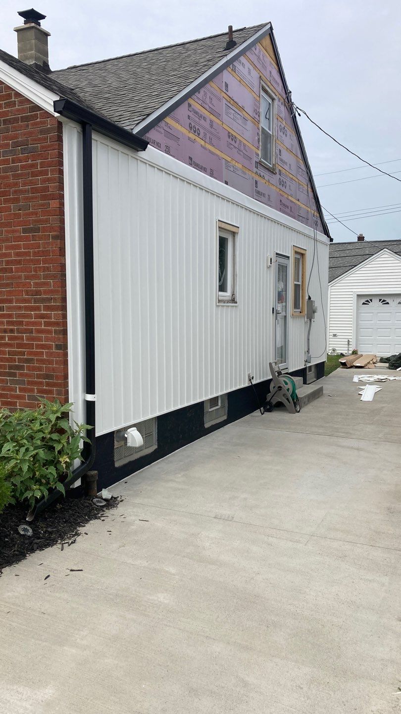 Exterior Siding and Window Replacement by Ivy Lea Construction