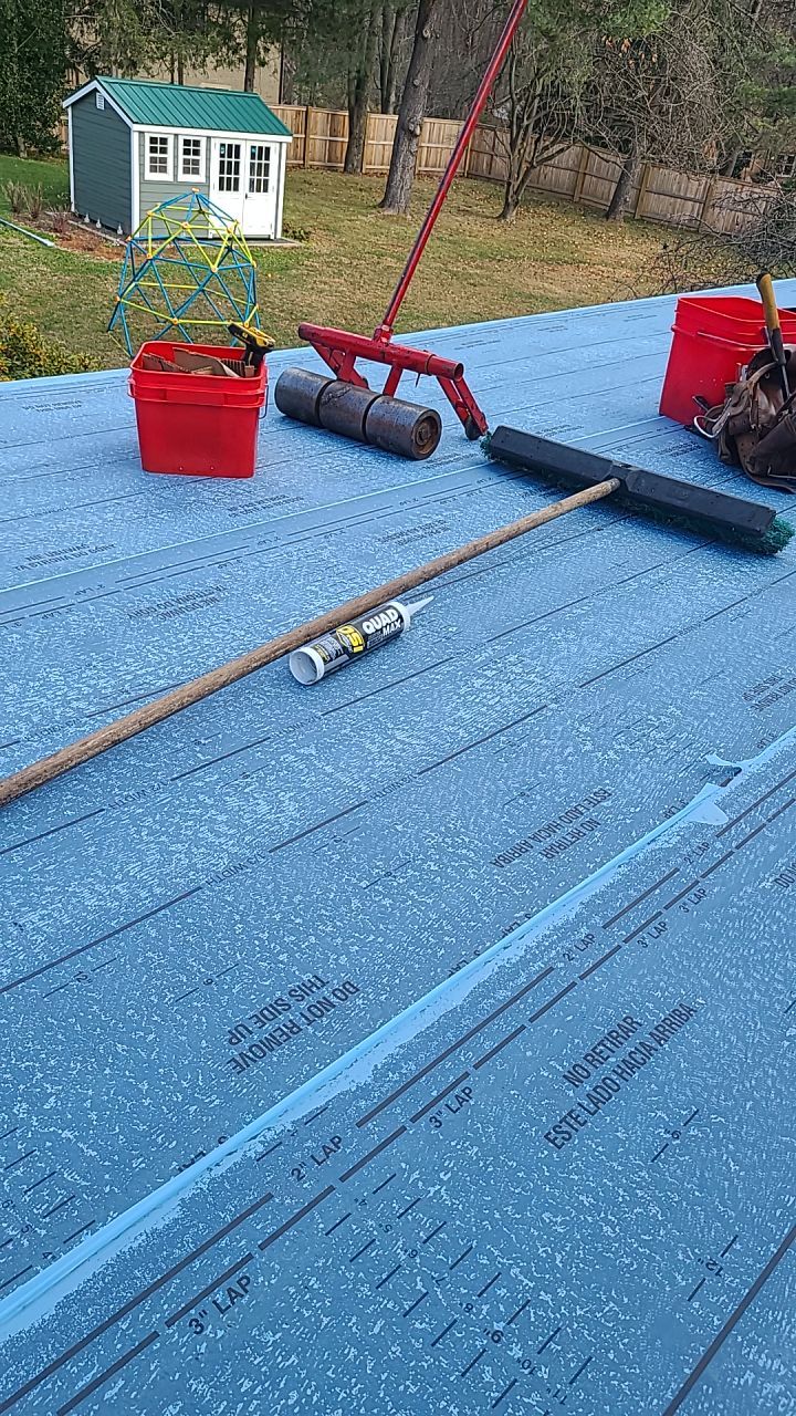 Herndon: CertainTeed Landmark Pro Designer Shingles in Max Def Driftwood by RM Banning, Inc.