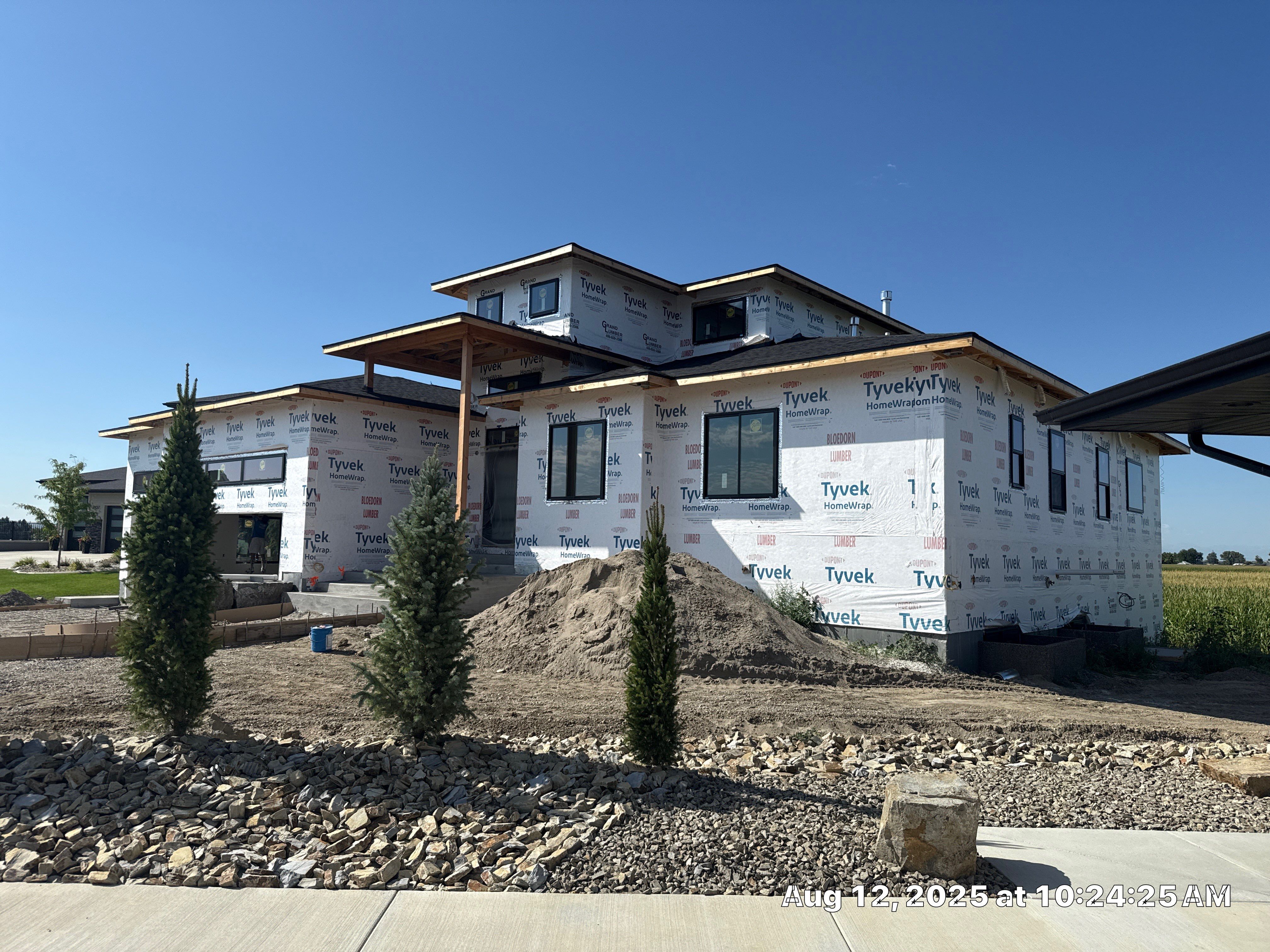 New Construction LP Smartside by Plankwalker Siding & Roofing